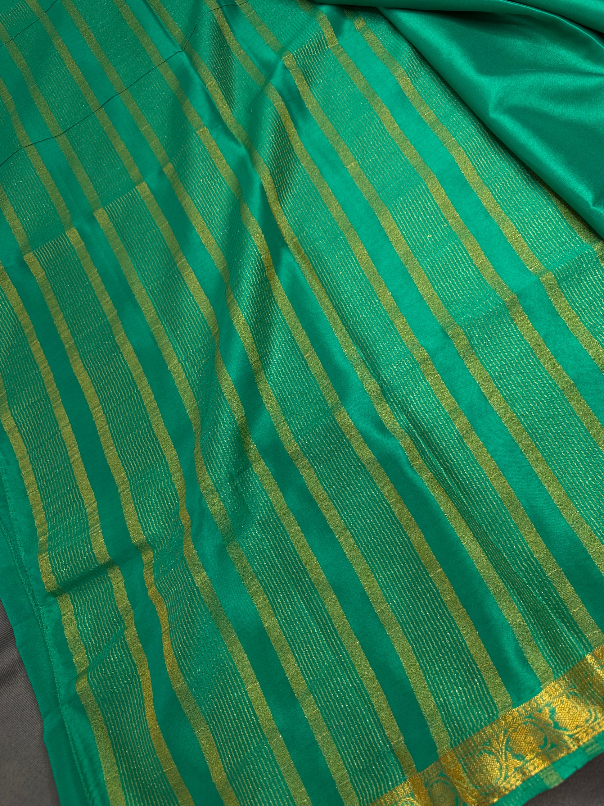 Mysore Crepe Green Semi Silk with 2 Blouses - 