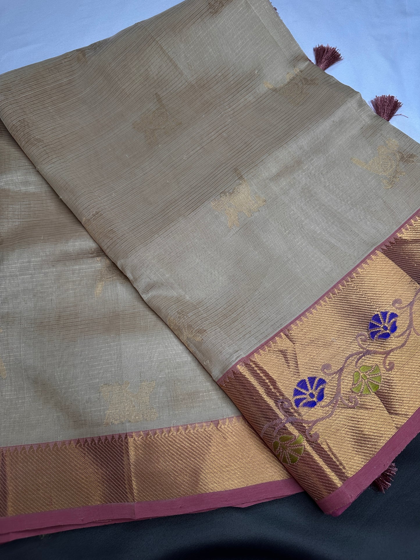 Pure Venkatgiri Handloom Beige Pink Silk Saree - 