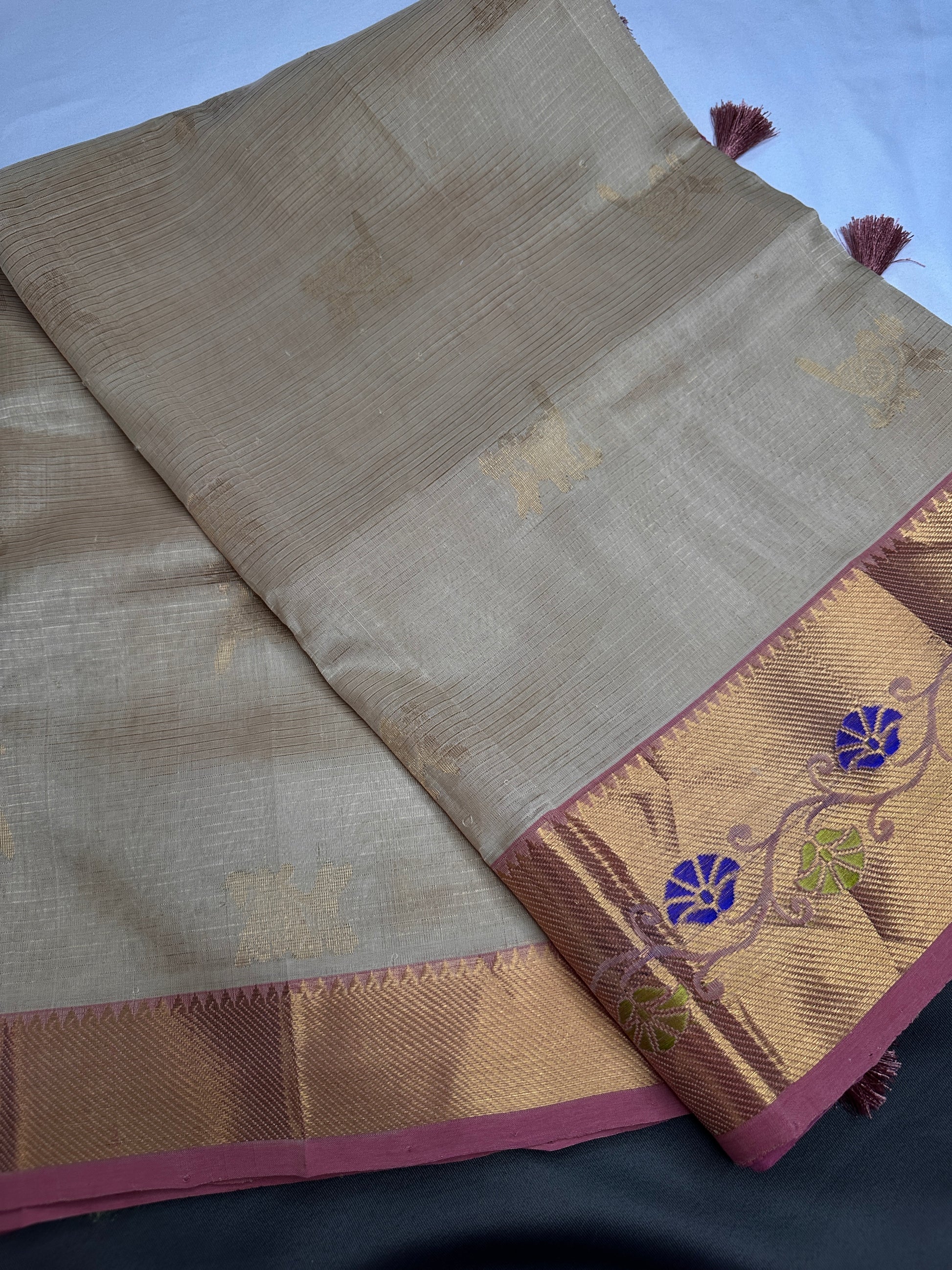Pure Venkatgiri Handloom Beige Pink Silk Saree - 