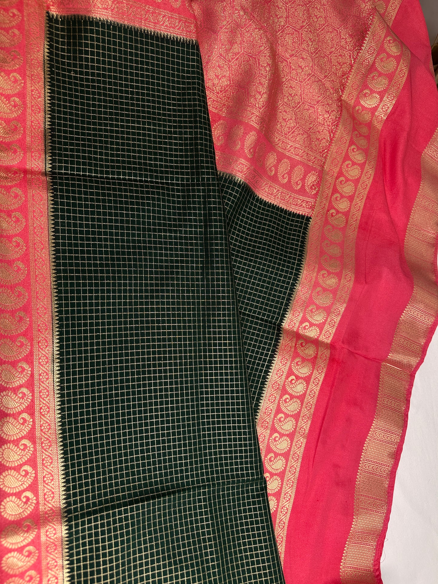 Banarsi Crepe Small Checks Green Saree - 
