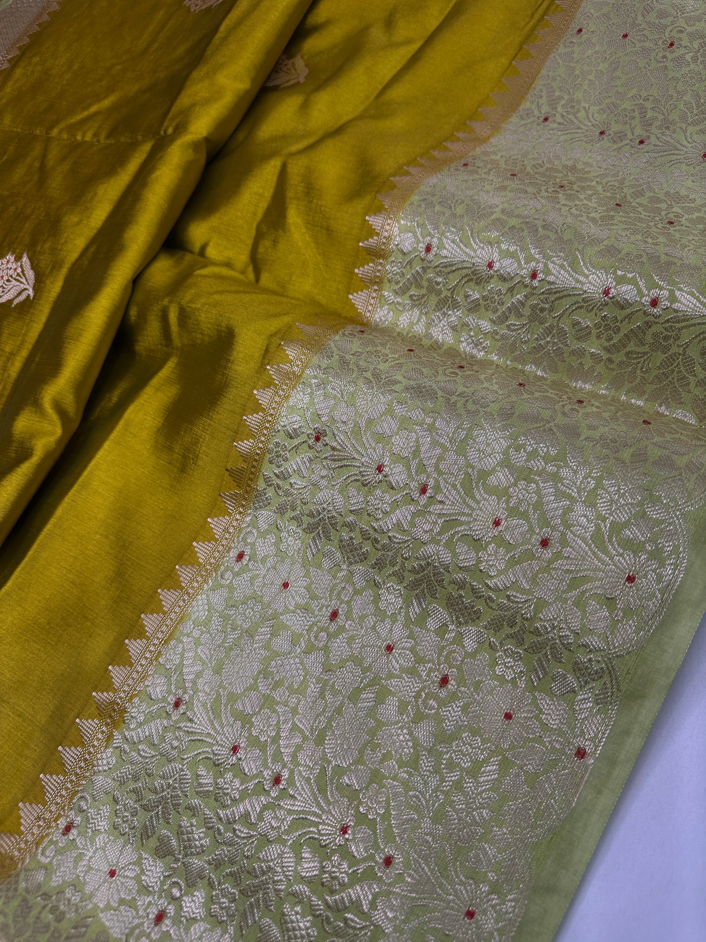 Green Raw Mango Light Weight Silk Saree - 