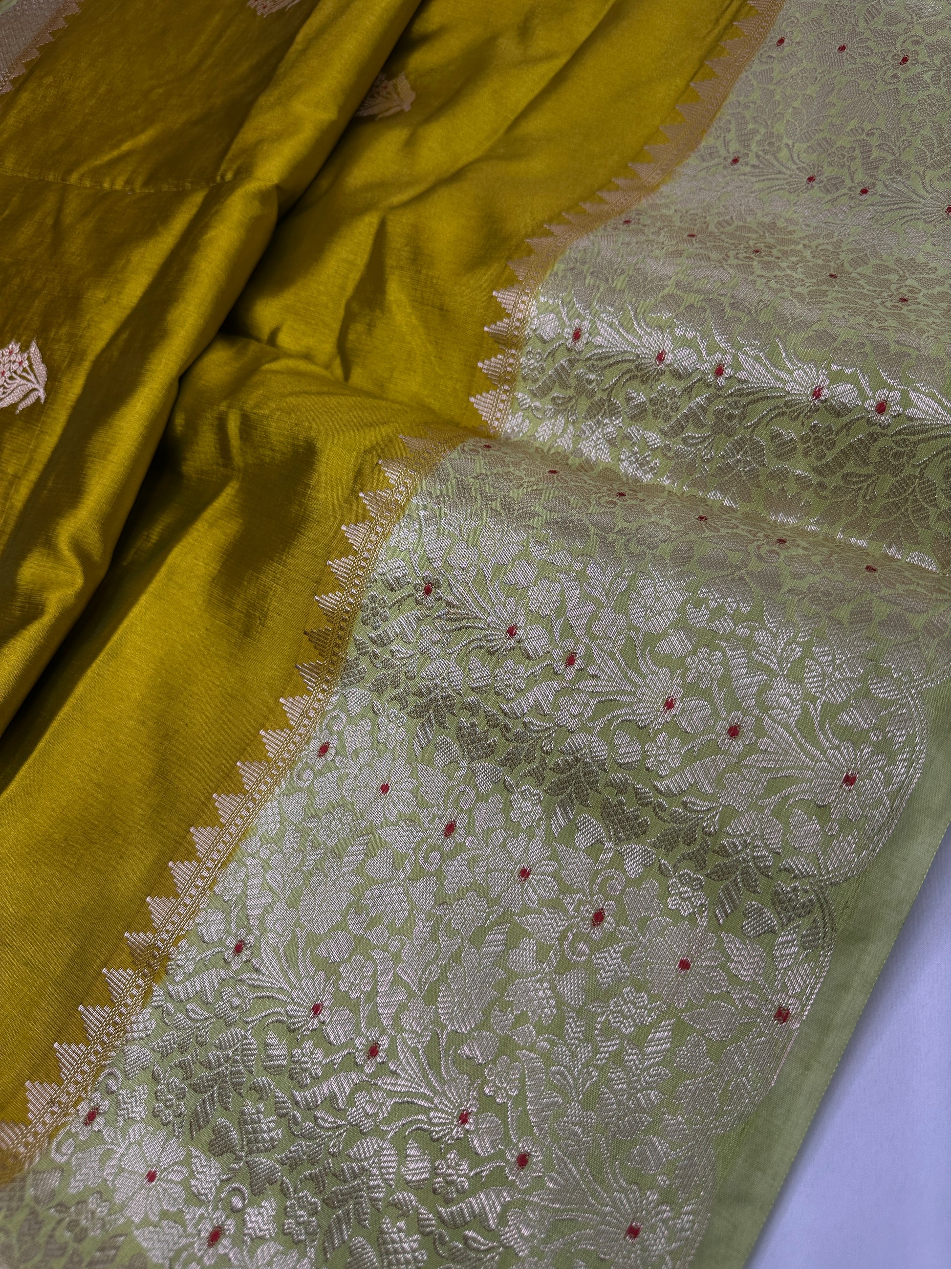 Green Raw Mango Light Weight Silk Saree - 