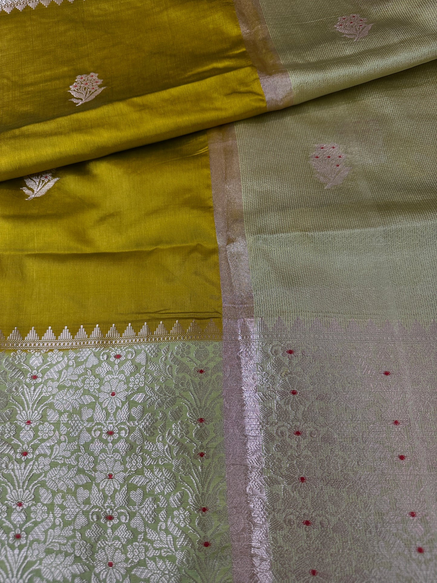 Green Raw Mango Light Weight Silk Saree - 