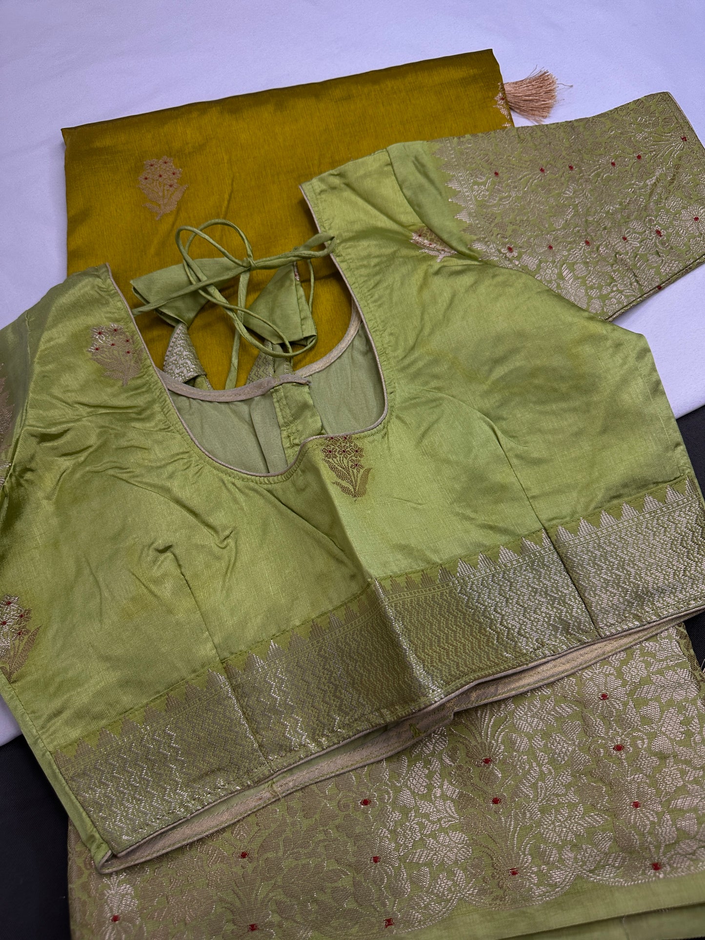 Green Raw Mango Light Weight Silk Saree - 