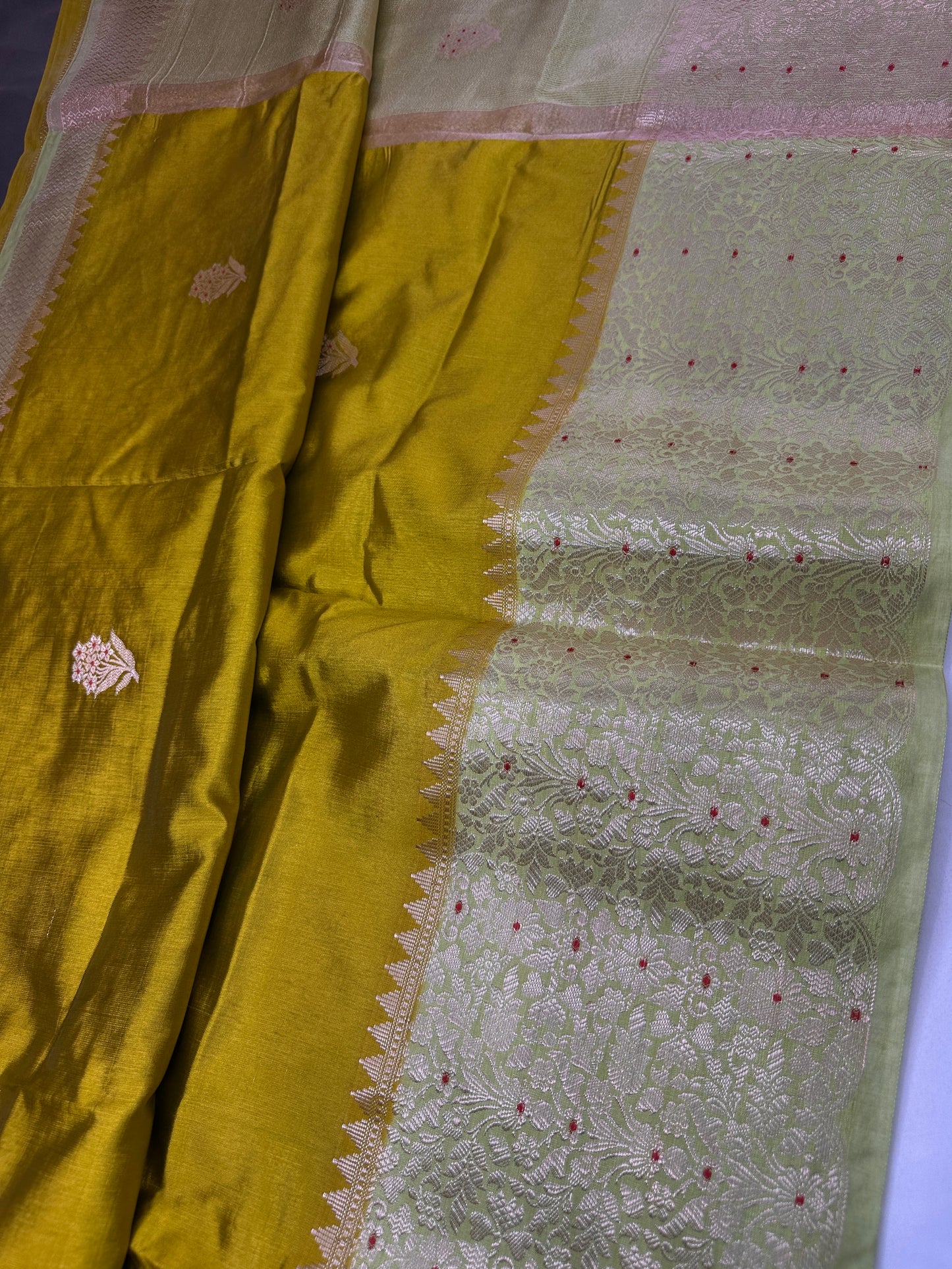 Green Raw Mango Light Weight Silk Saree - 