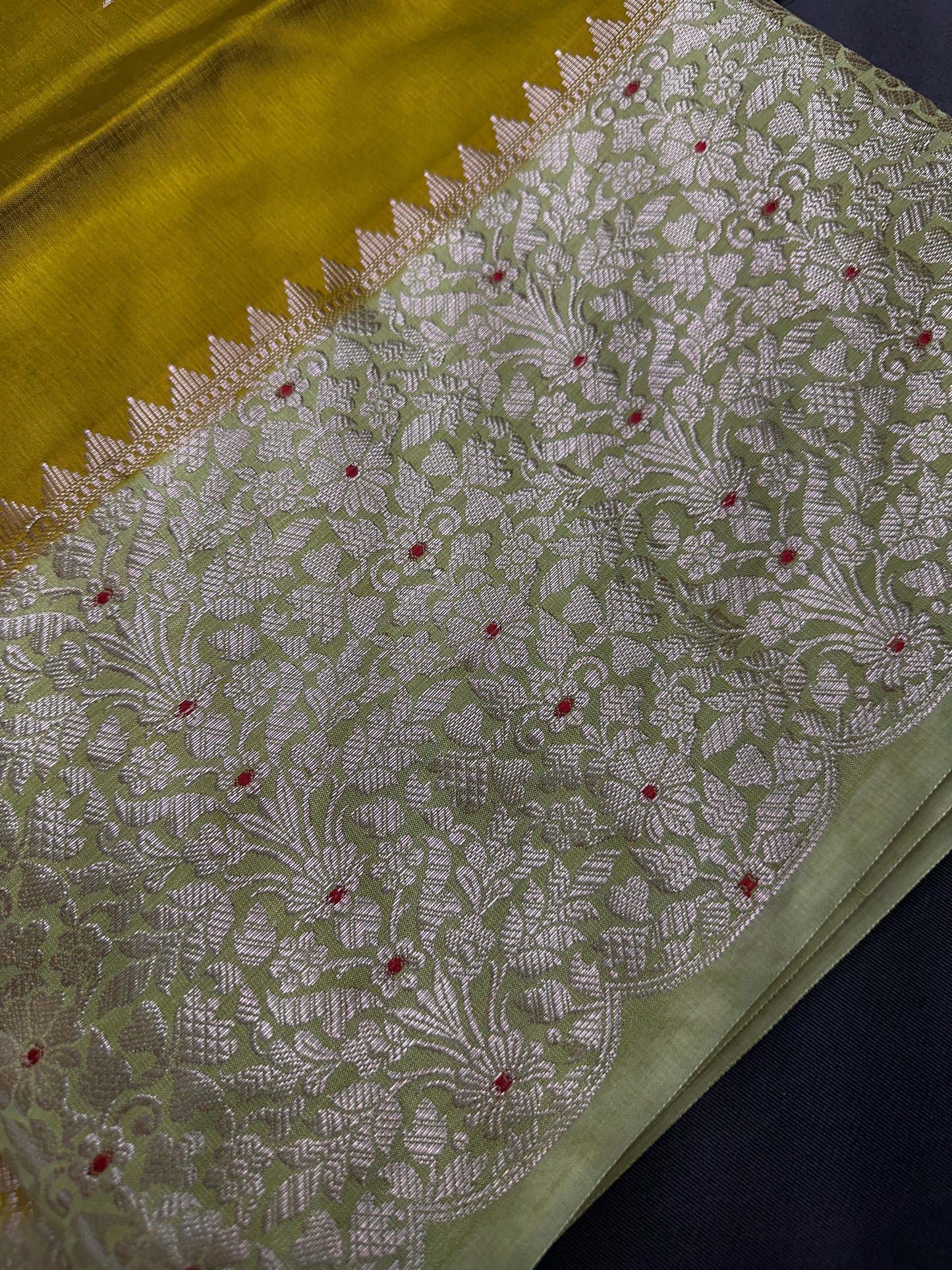 Green Raw Mango Light Weight Silk Saree - 