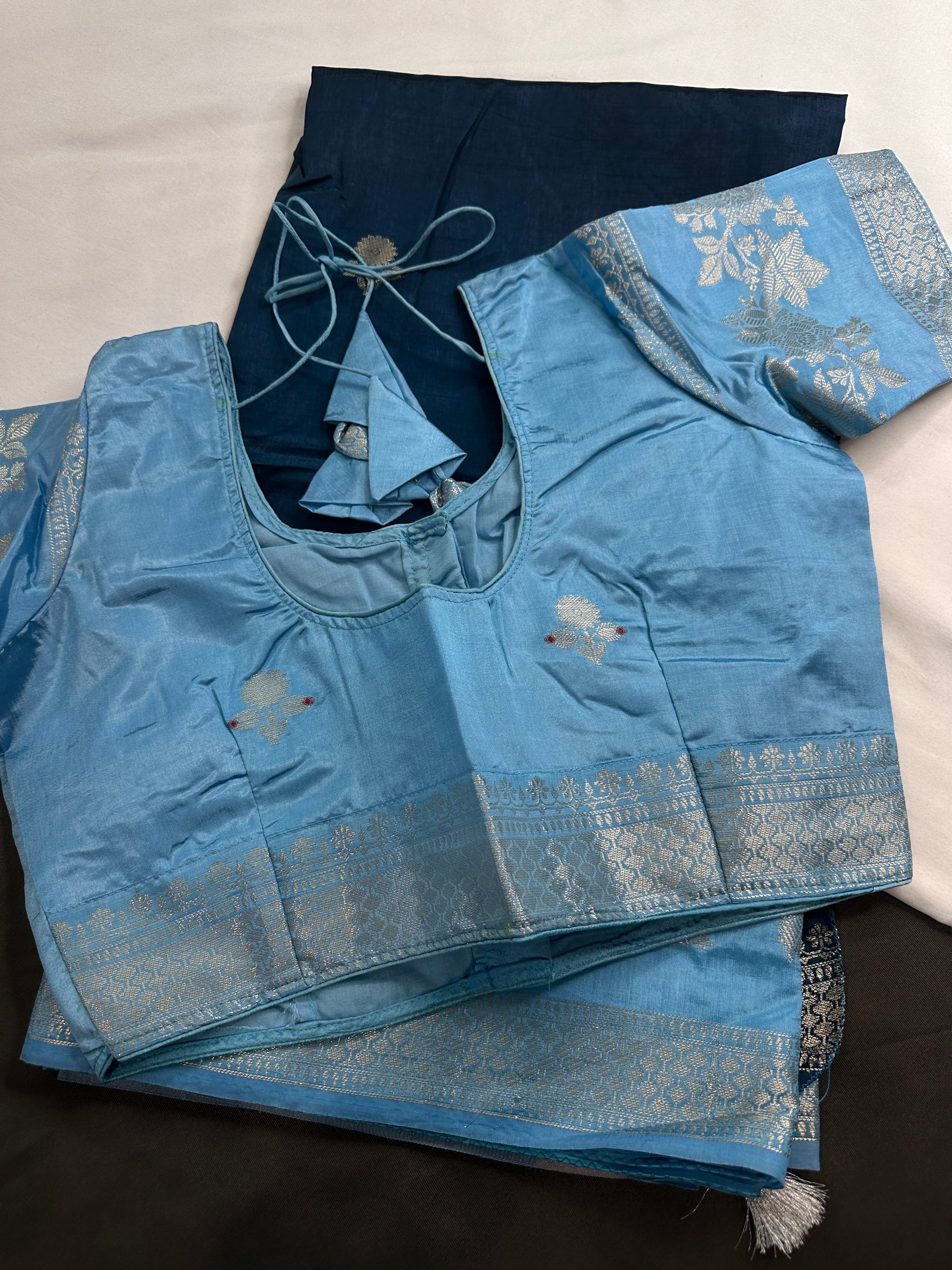 Teal Blue Raw Mango Light Weight Silk Saree - 