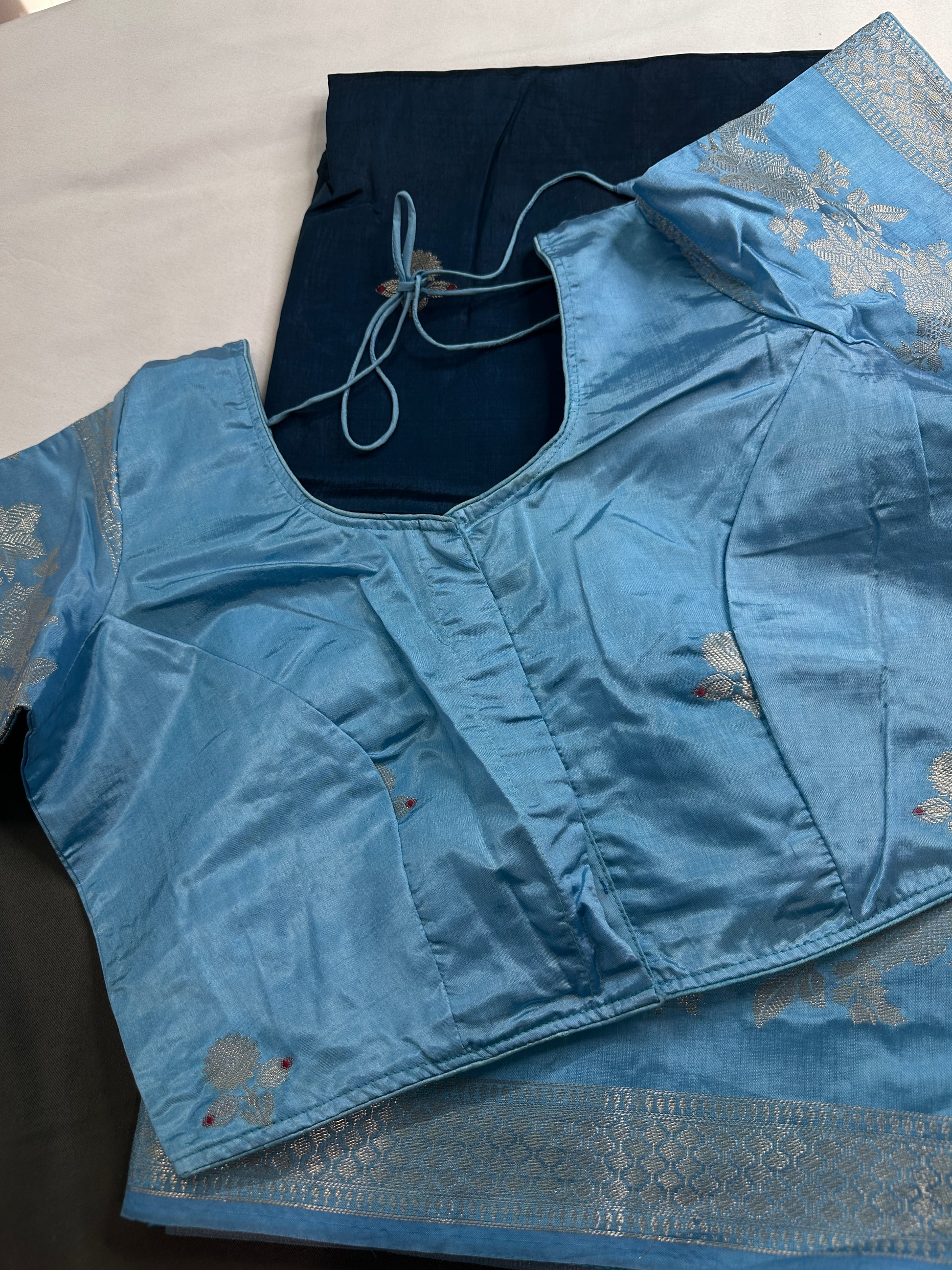 Teal Blue Raw Mango Light Weight Silk Saree - 