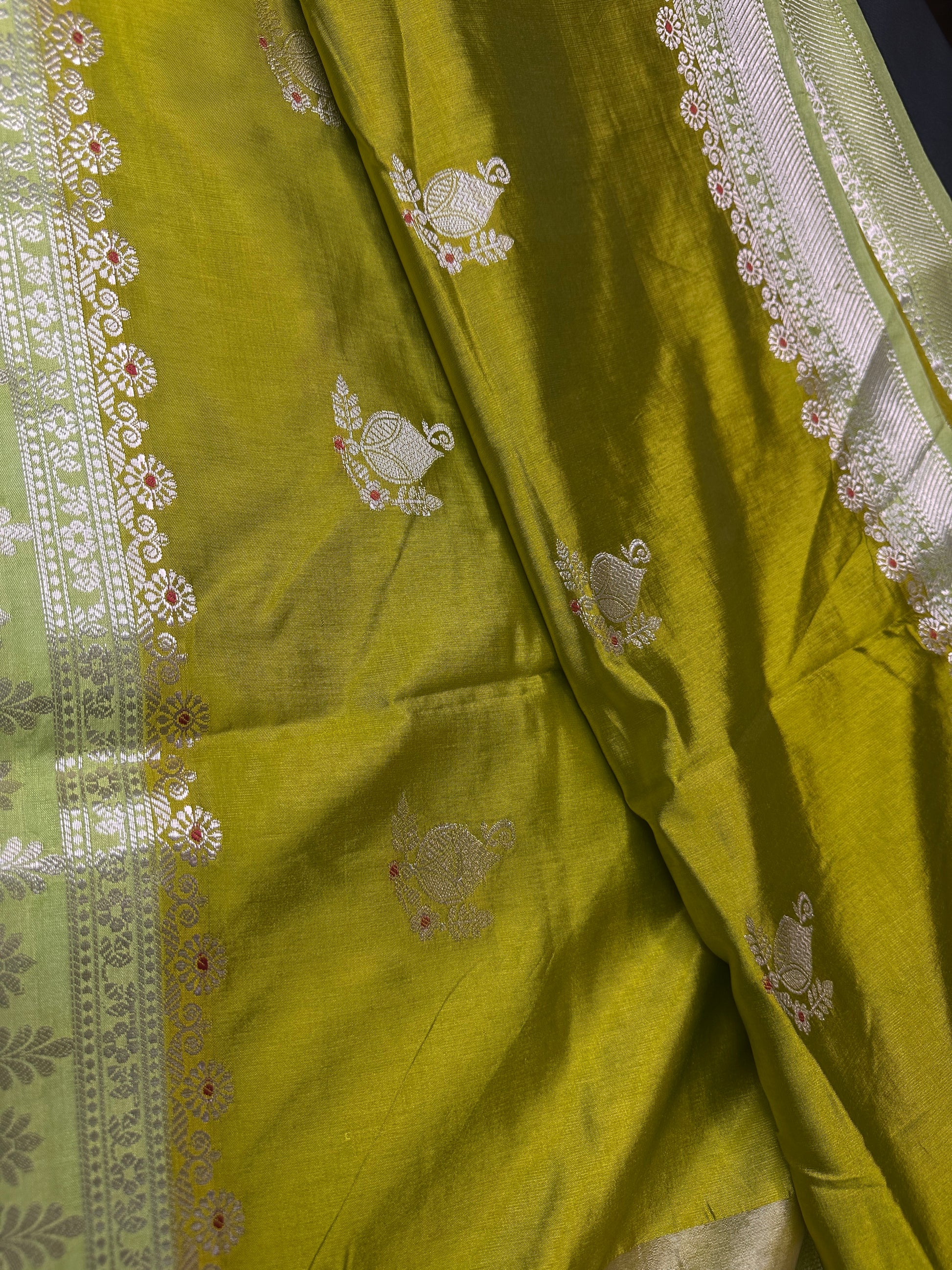 Green Raw Mango Light Weight Silk Saree - 