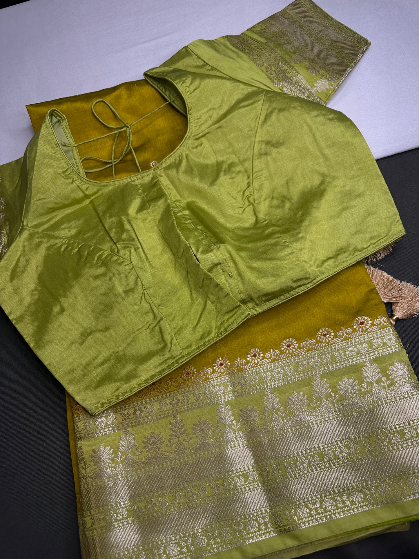 Green Raw Mango Light Weight Silk Saree - 