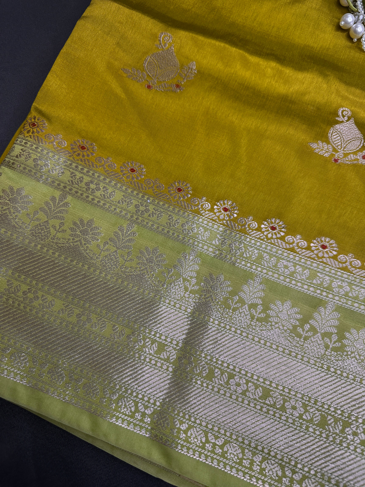 Green Raw Mango Light Weight Silk Saree - 