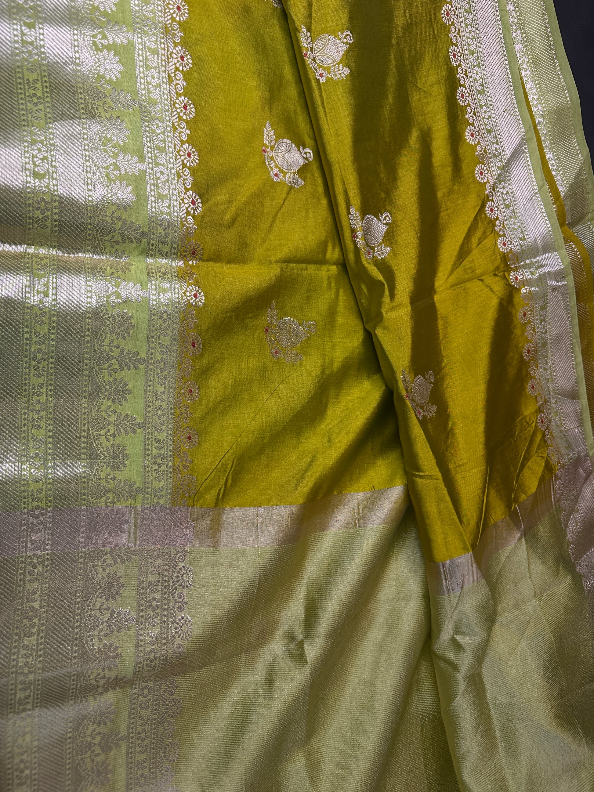 Green Raw Mango Light Weight Silk Saree - 