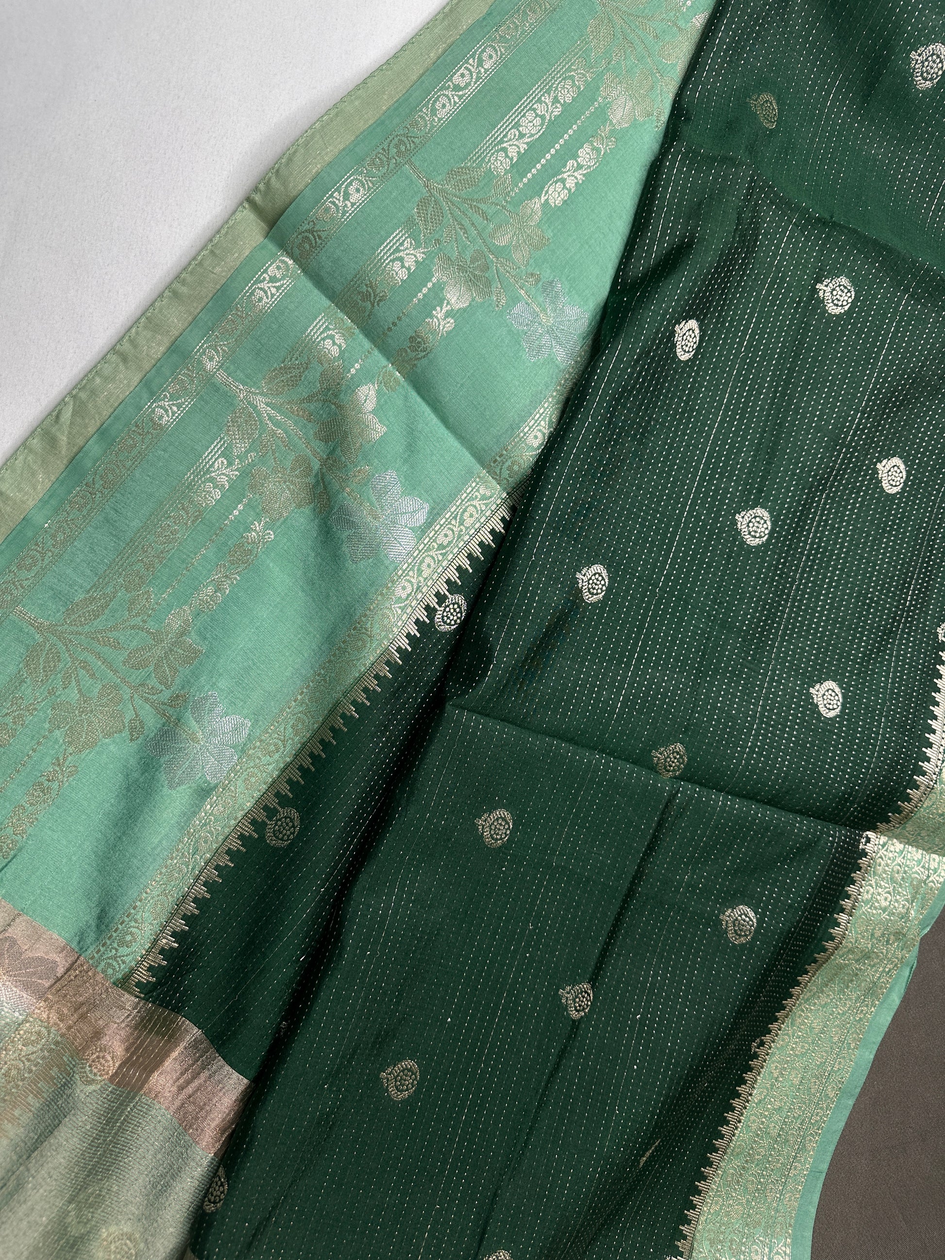 Green Raw Mango Light Weight Silk Saree - 