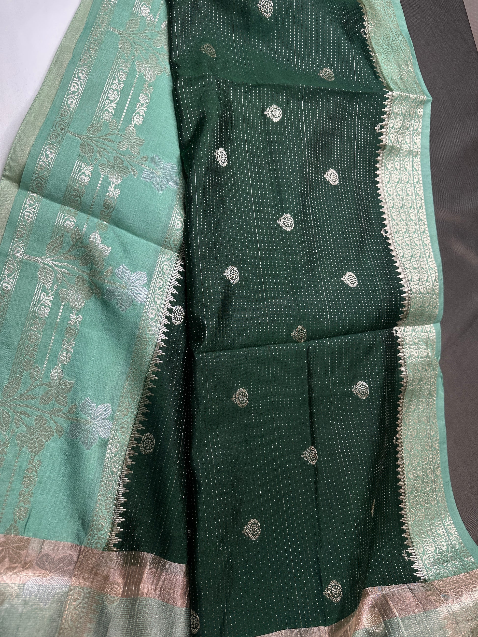 Green Raw Mango Light Weight Silk Saree - 