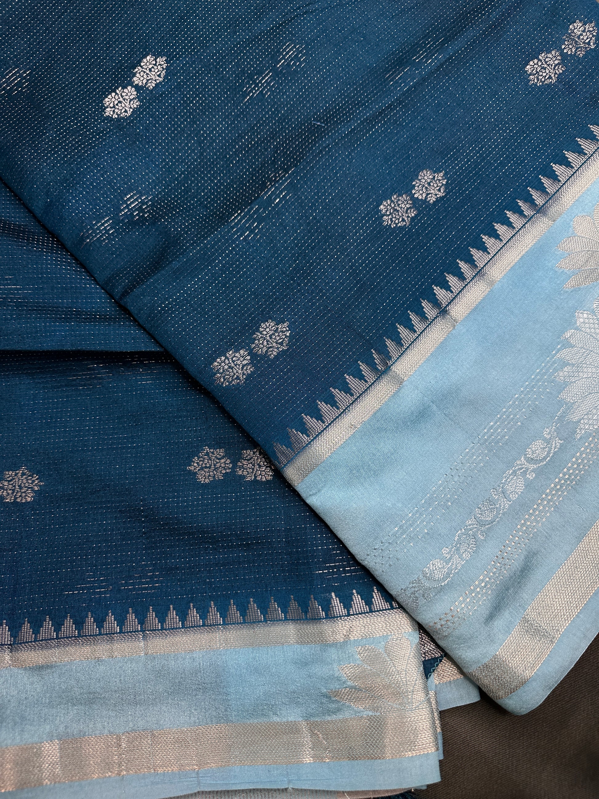 Blue Raw Mango Light Weight Silk Saree - 