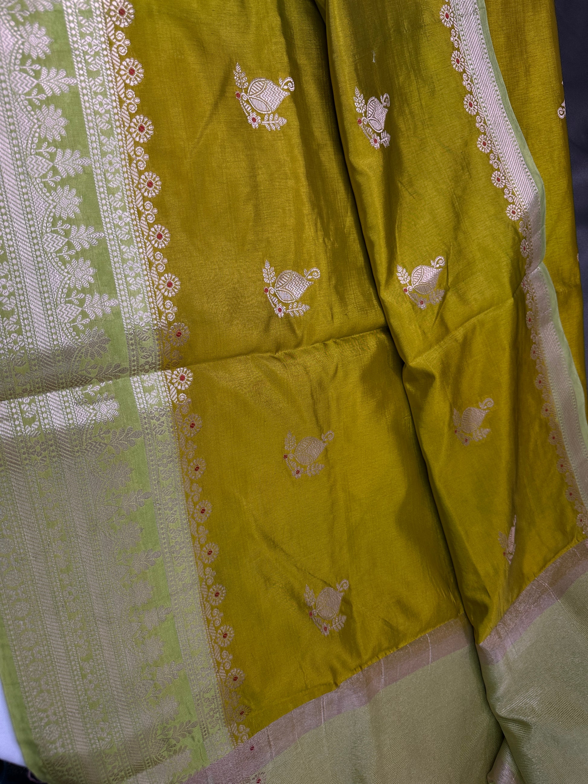 Green Raw Mango Light Weight Silk Saree - 