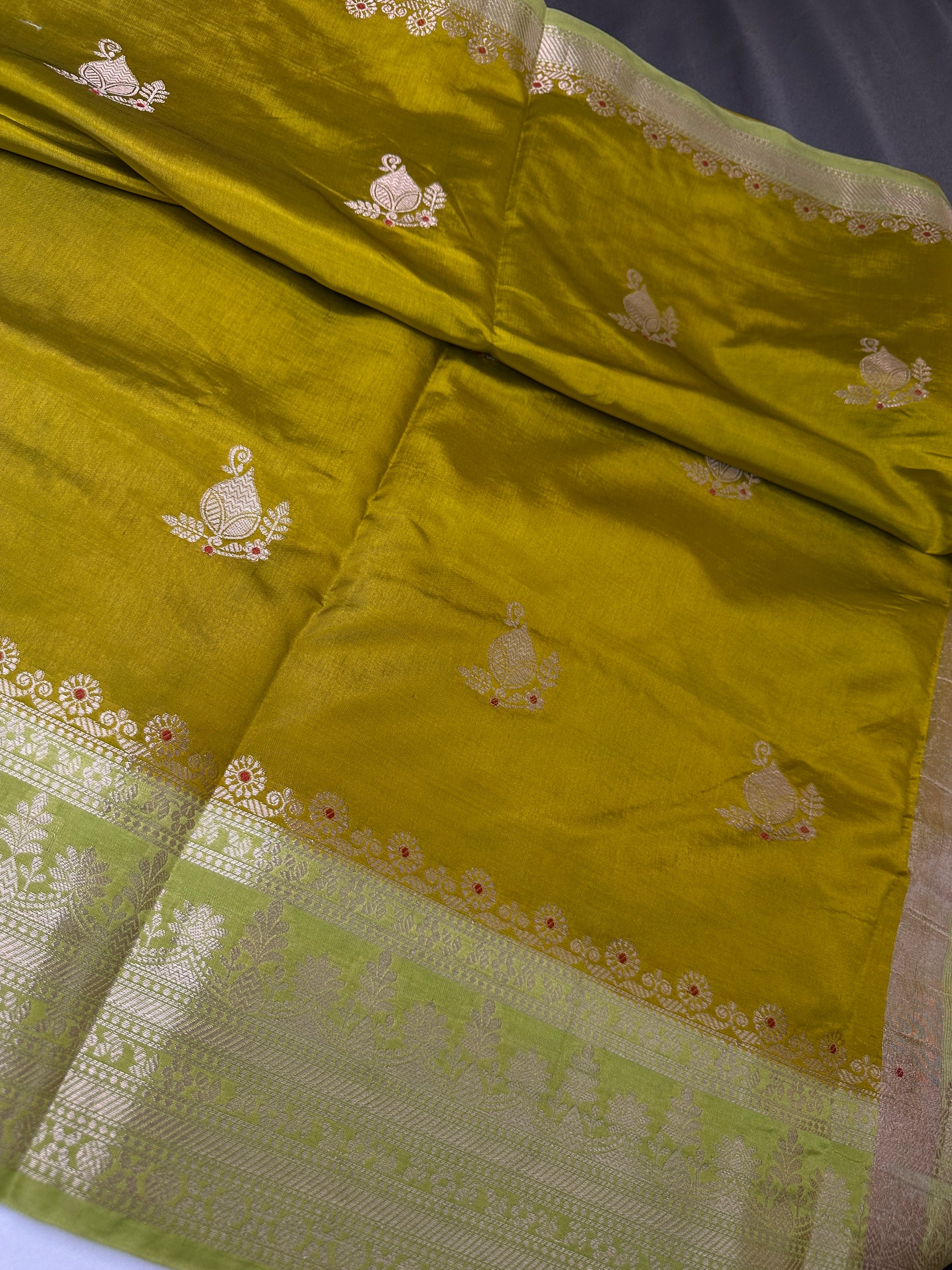 Green Raw Mango Light Weight Silk Saree - 