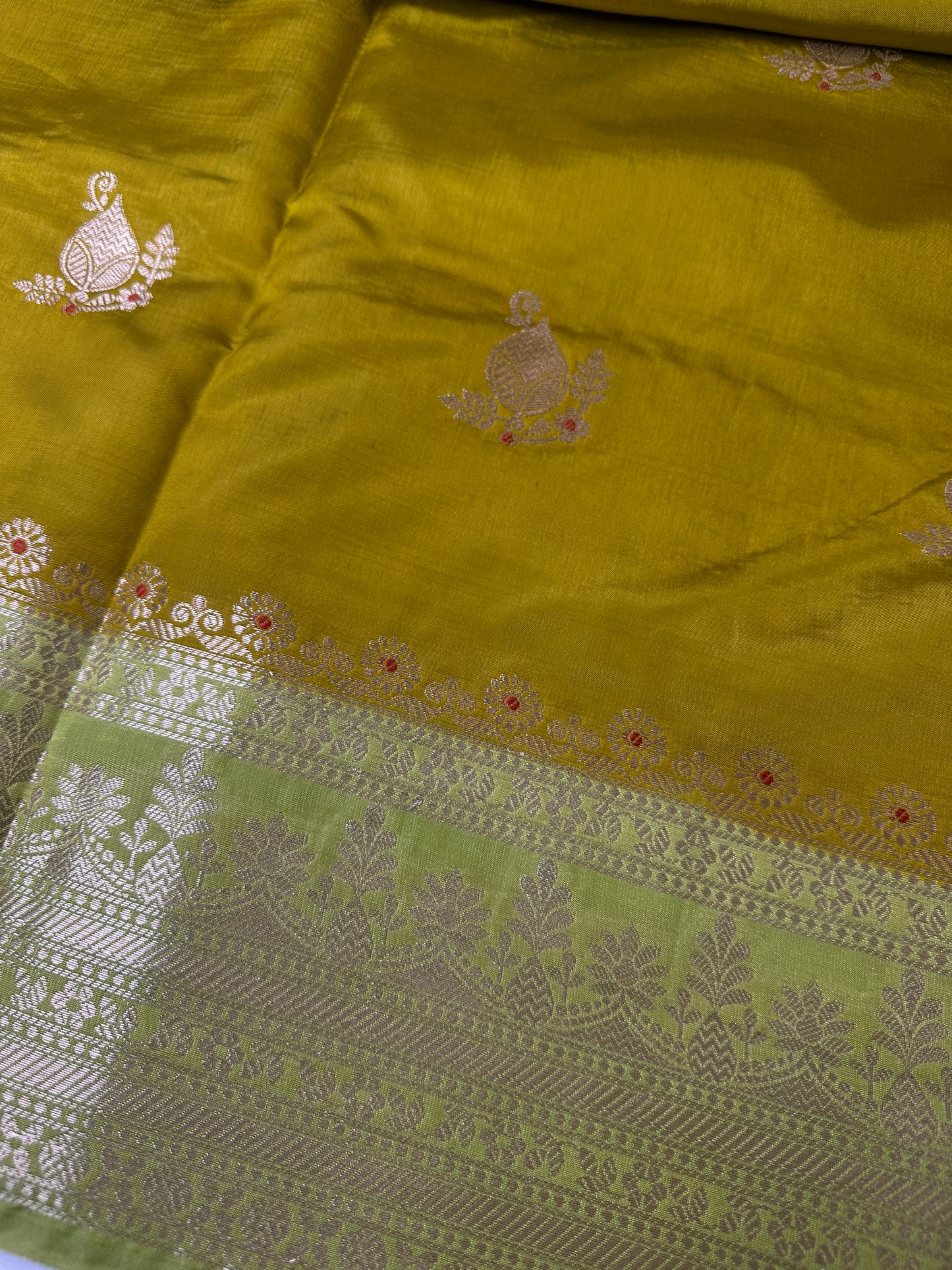 Green Raw Mango Light Weight Silk Saree - 