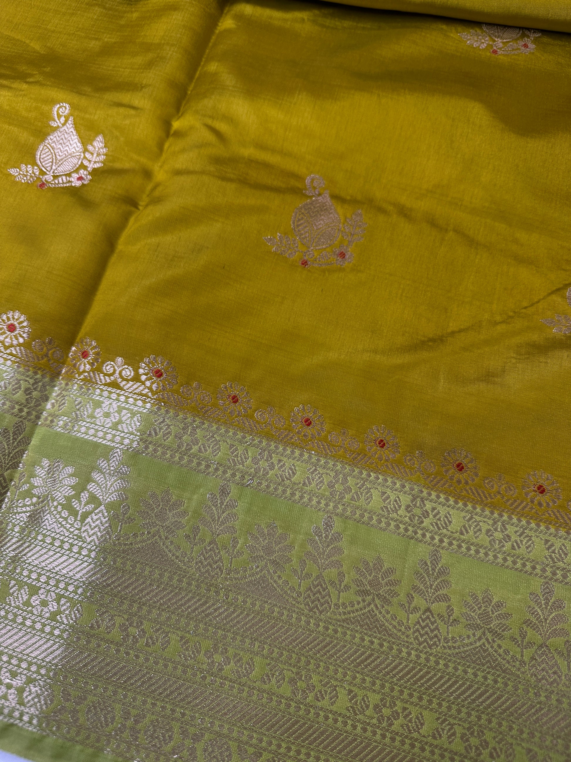 Green Raw Mango Light Weight Silk Saree - 