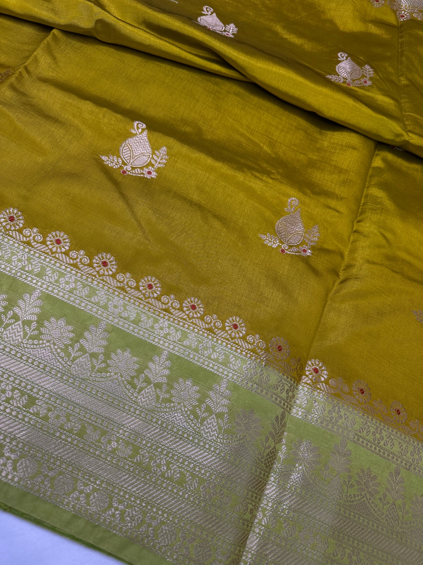 Green Raw Mango Light Weight Silk Saree - 
