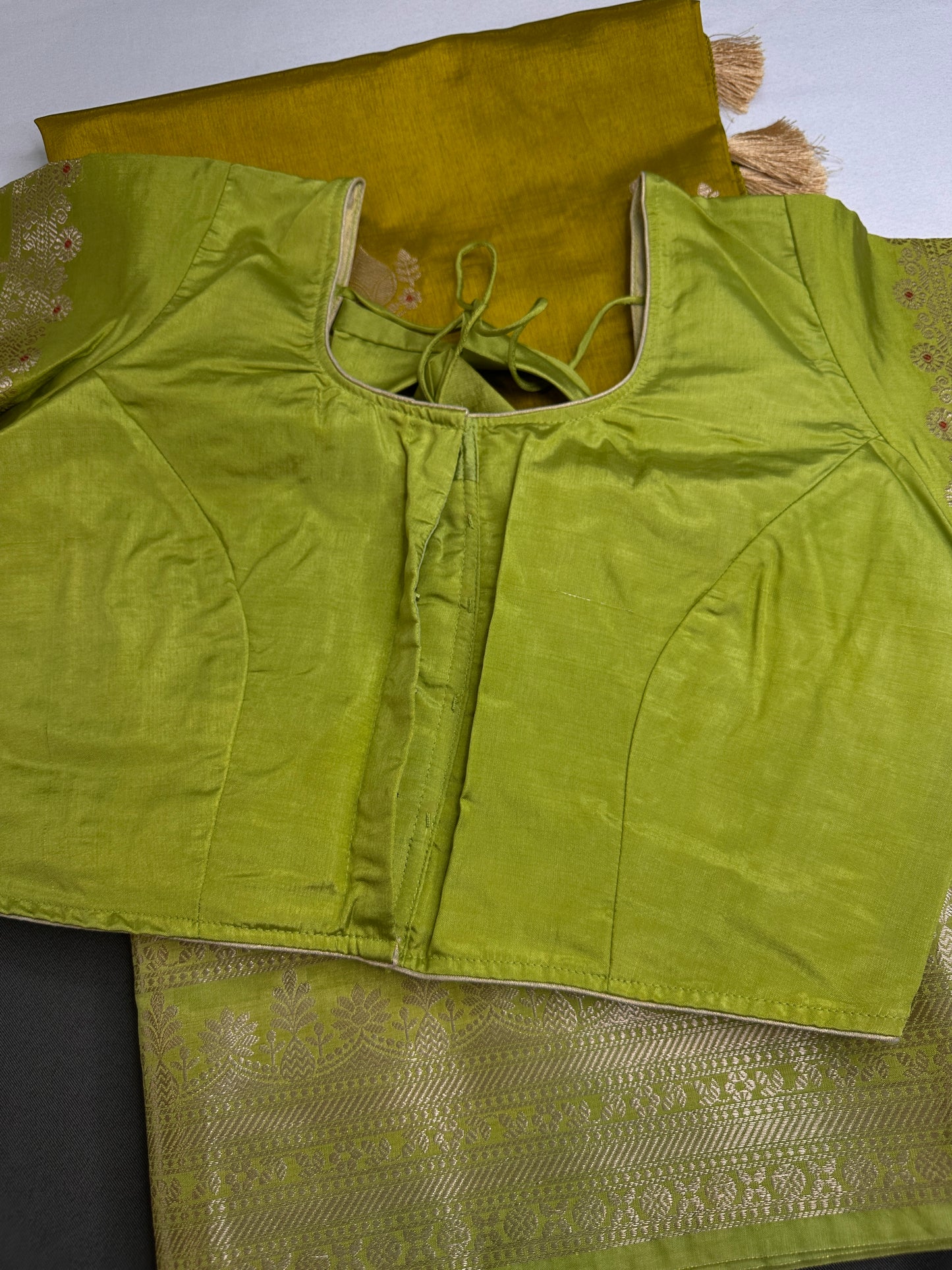 Green Raw Mango Light Weight Silk Saree - 