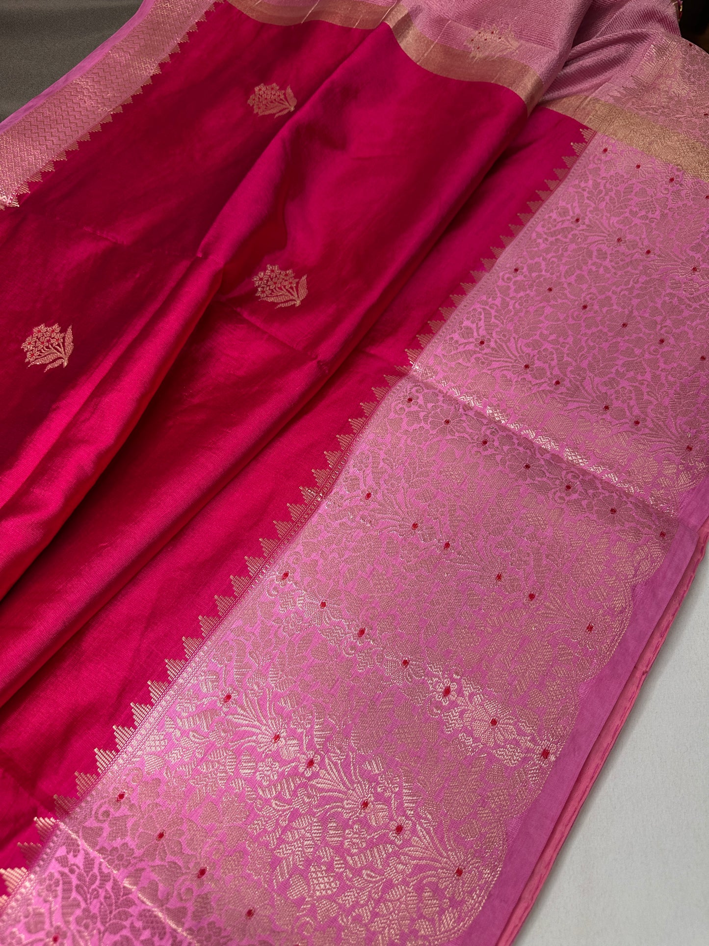 Pink Raw Mango Light Weight Silk Saree - 