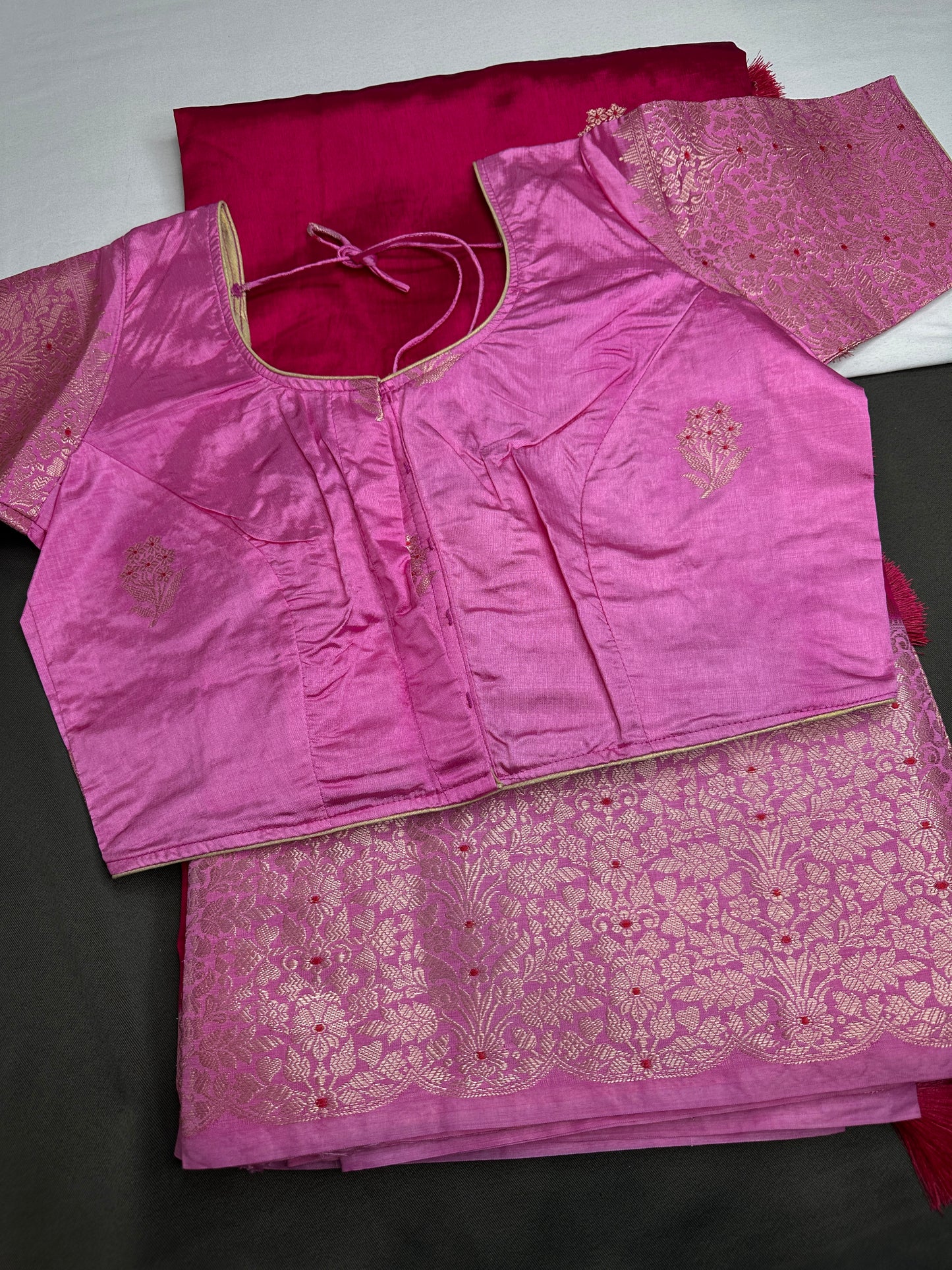 Pink Raw Mango Light Weight Silk Saree - 