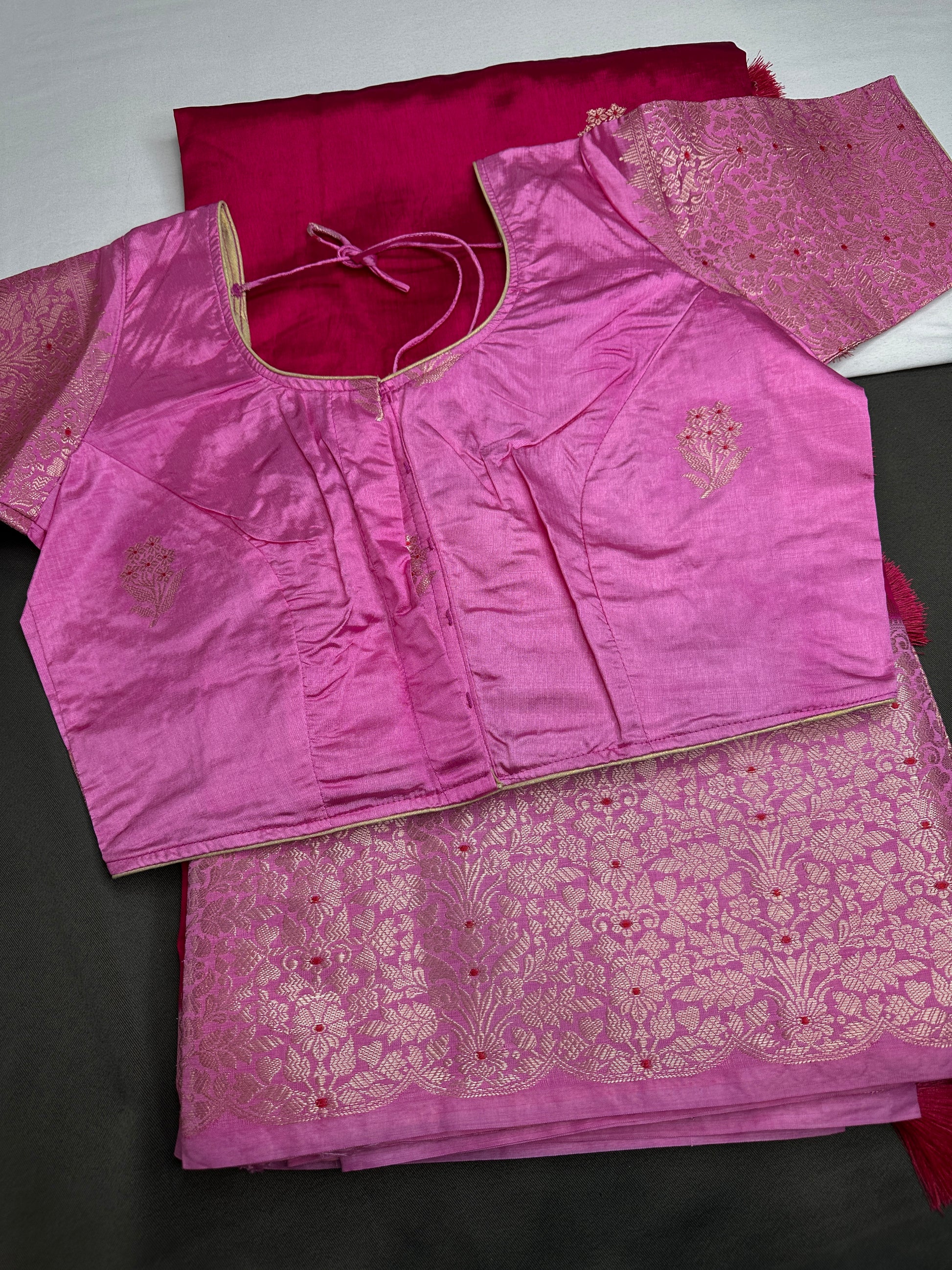 Pink Raw Mango Light Weight Silk Saree - 