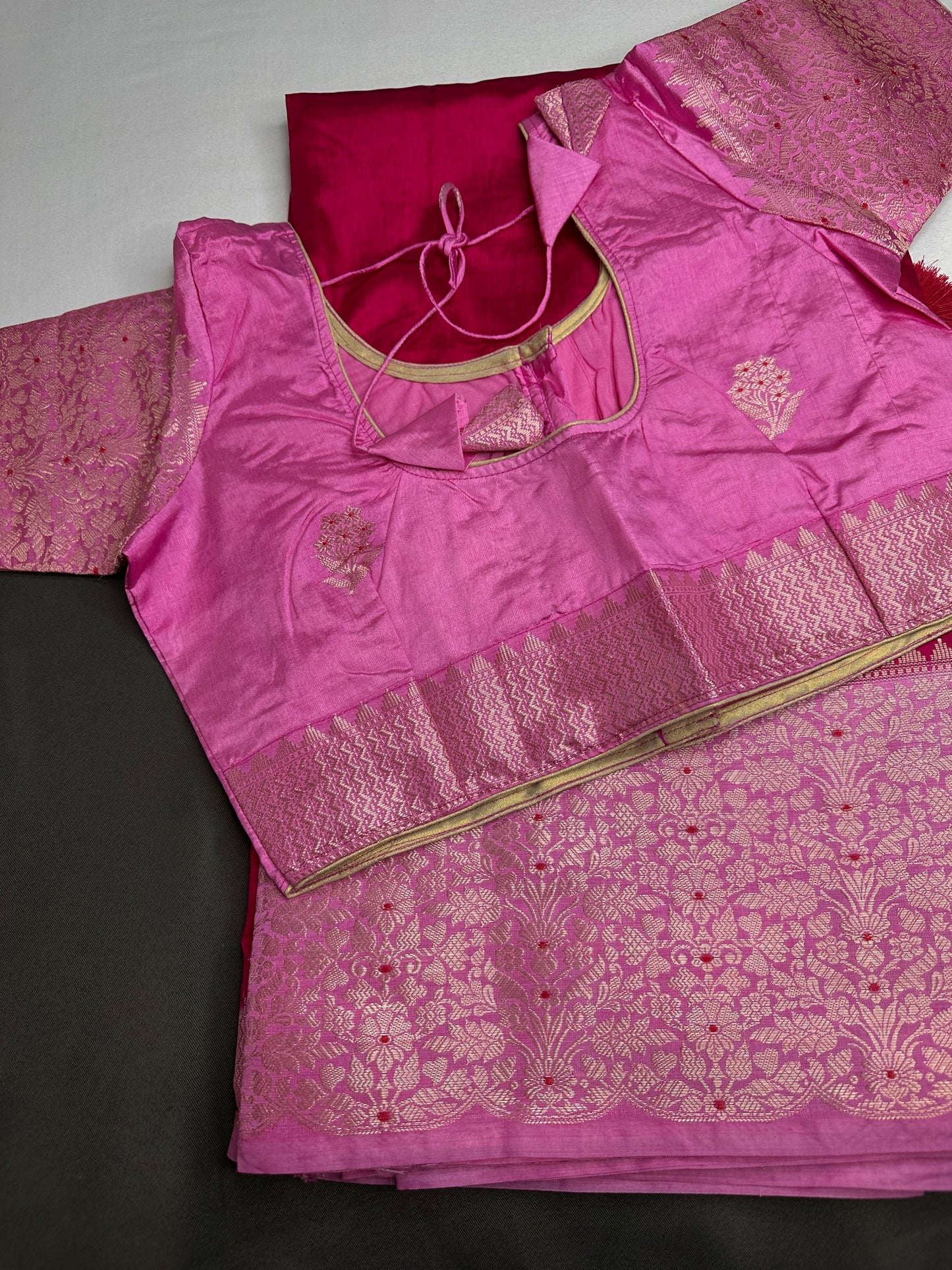 Pink Raw Mango Light Weight Silk Saree - 