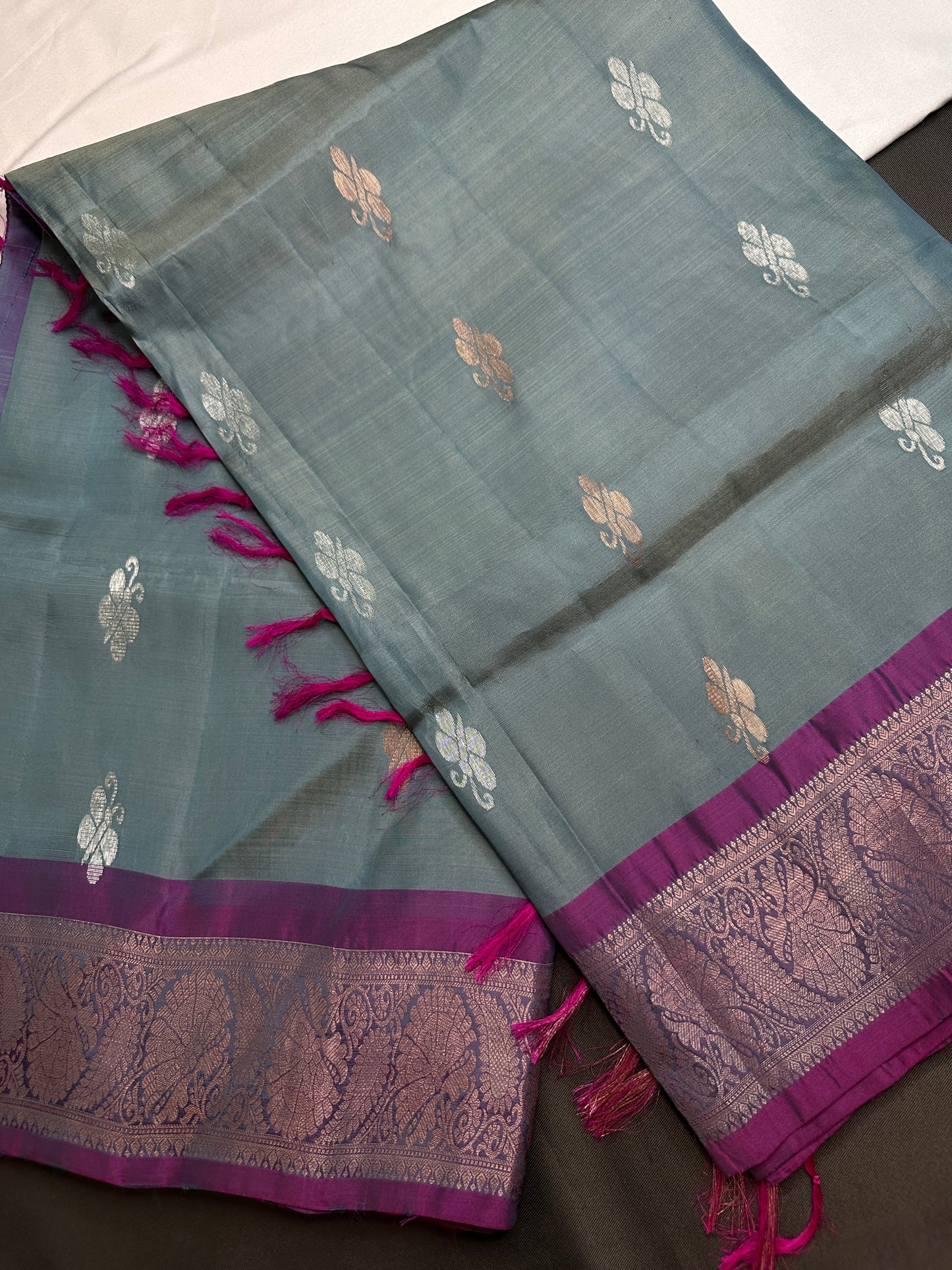 Kanchi Pattu Grey Lavender Pure Silk Saree - 