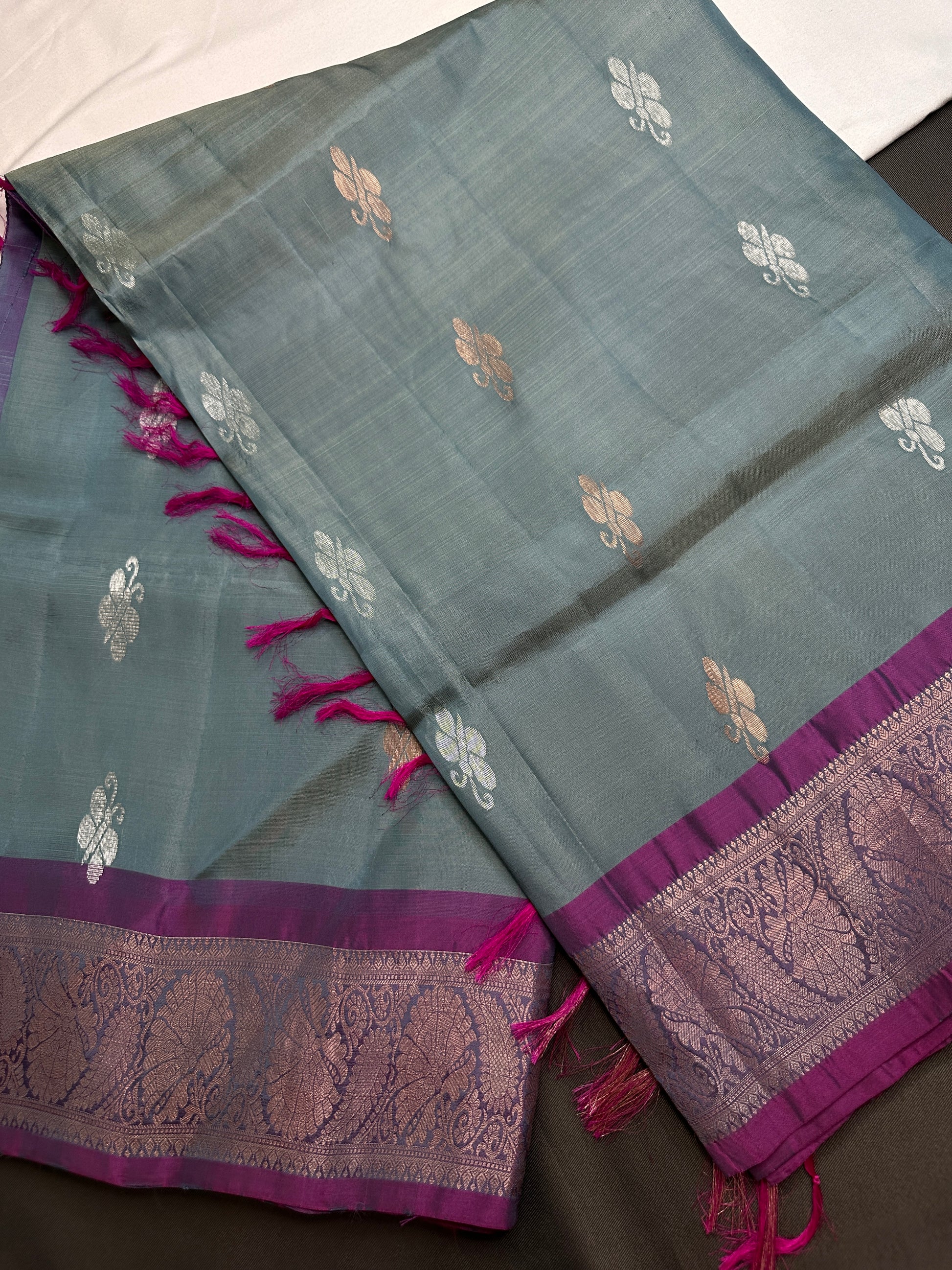 Kanchi Pattu Grey Lavender Pure Silk Saree - 