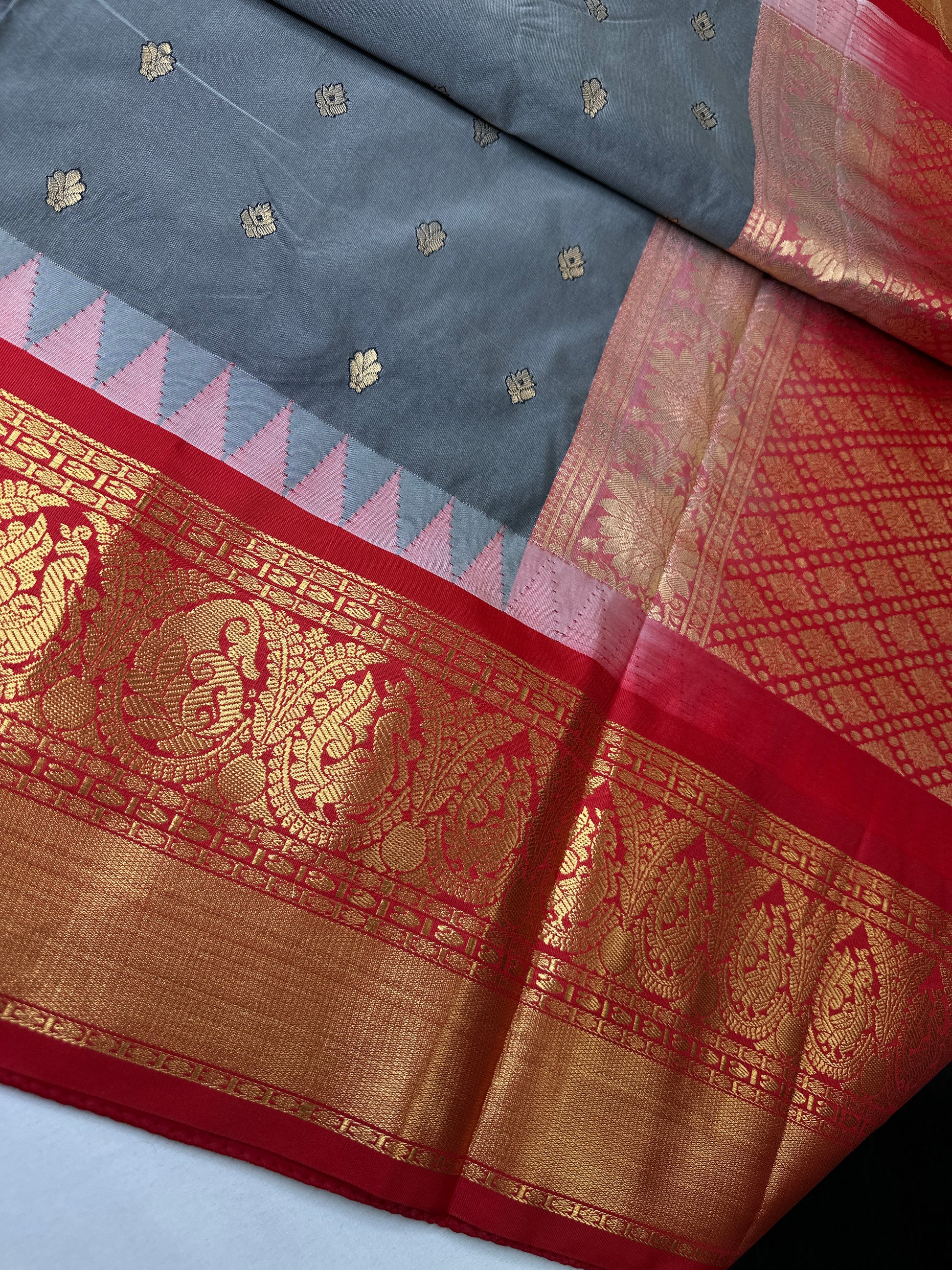 Semi Gadwal Grey Red Pattu Silk Saree - 
