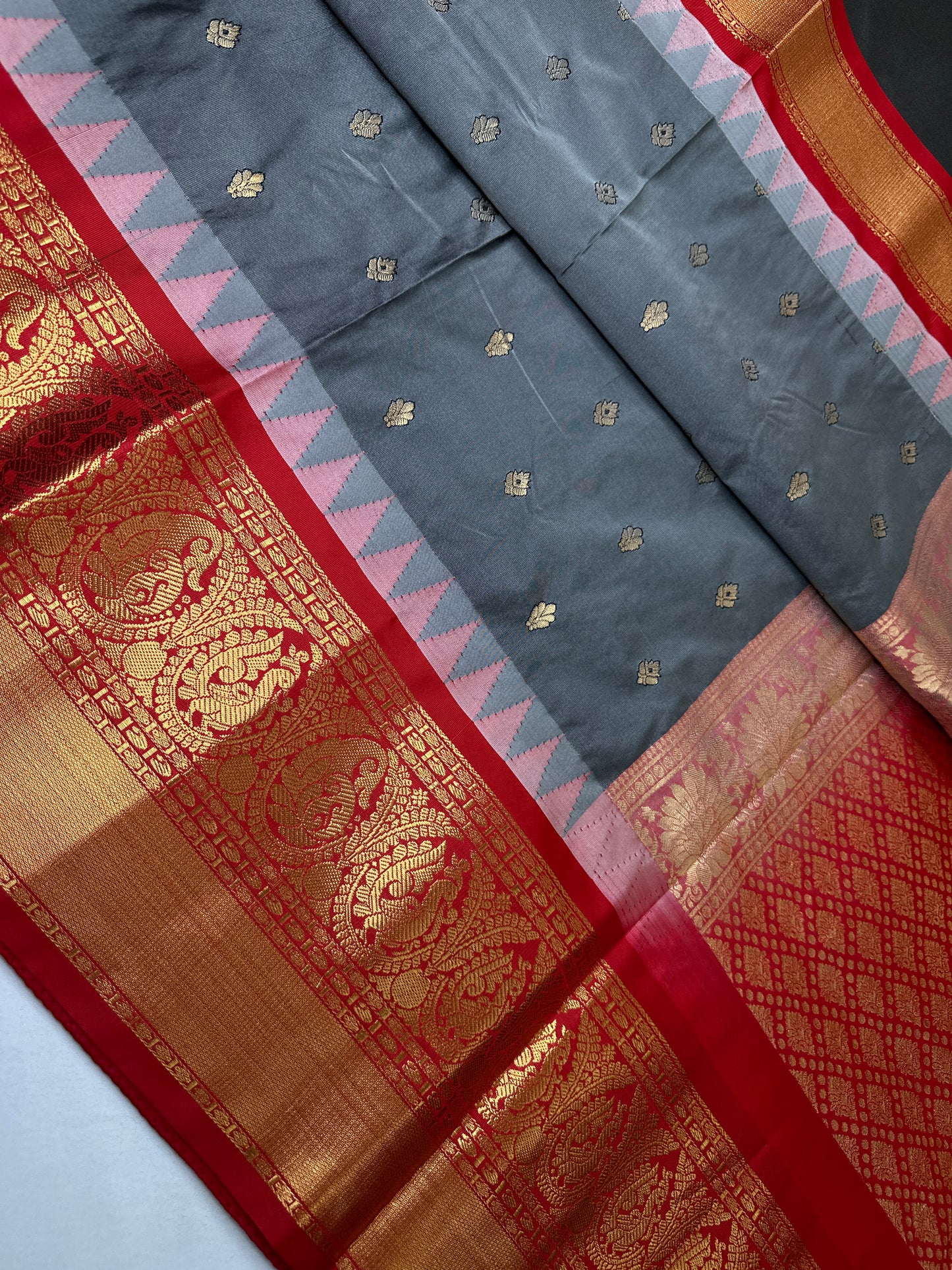 Semi Gadwal Grey Red Pattu Silk Saree - 