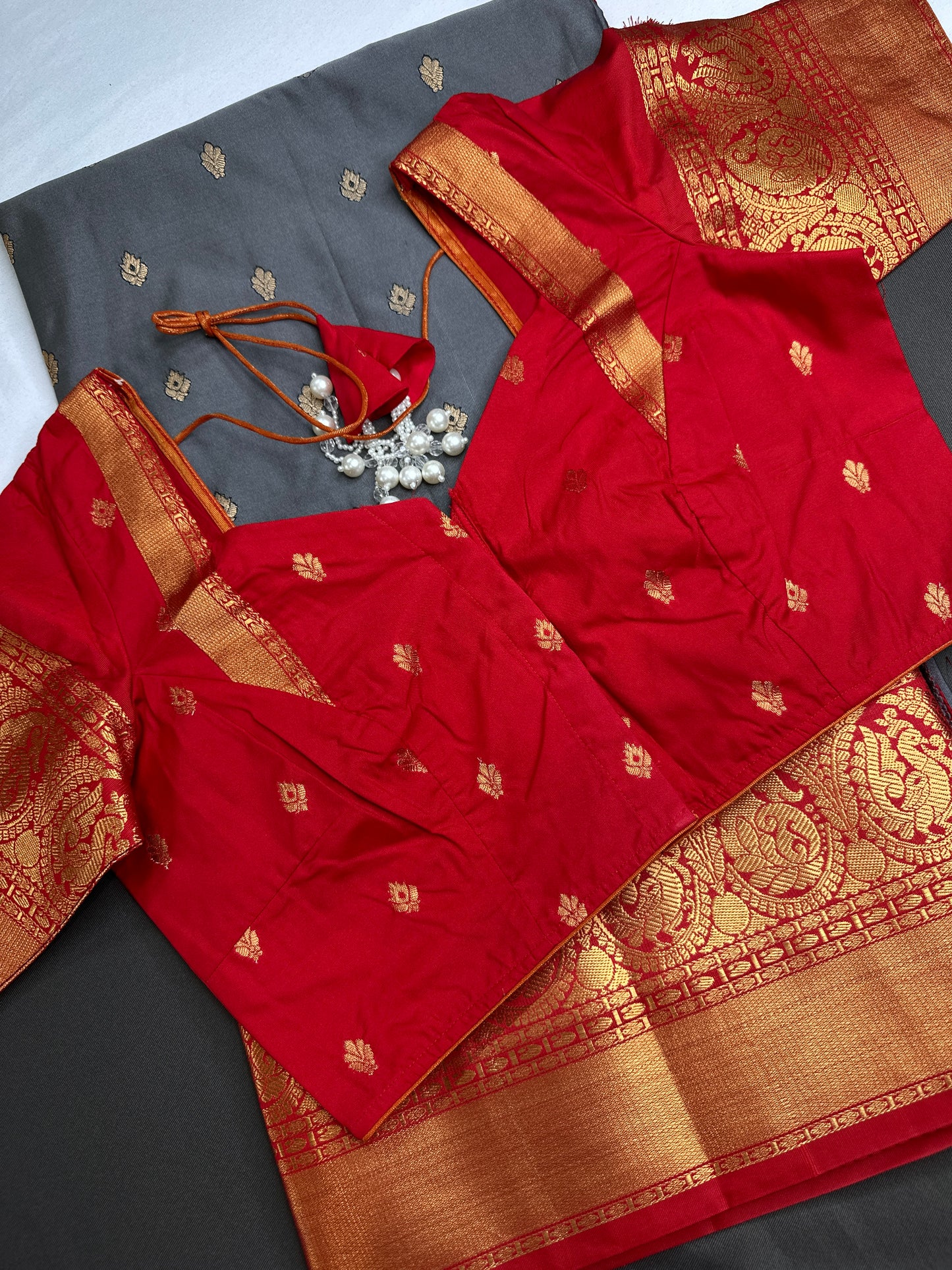 Semi Gadwal Grey Red Pattu Silk Saree - 