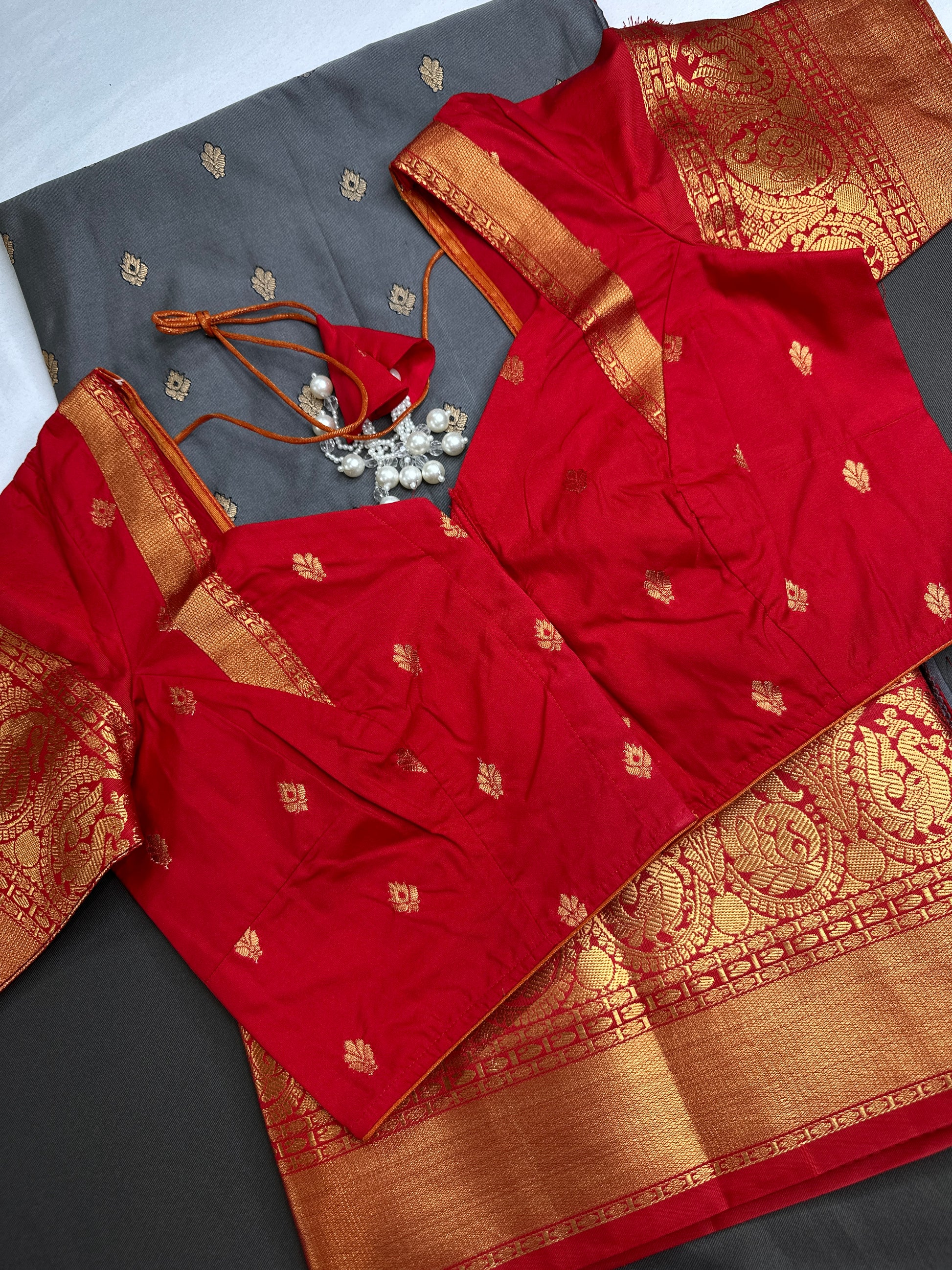 Semi Gadwal Grey Red Pattu Silk Saree - 