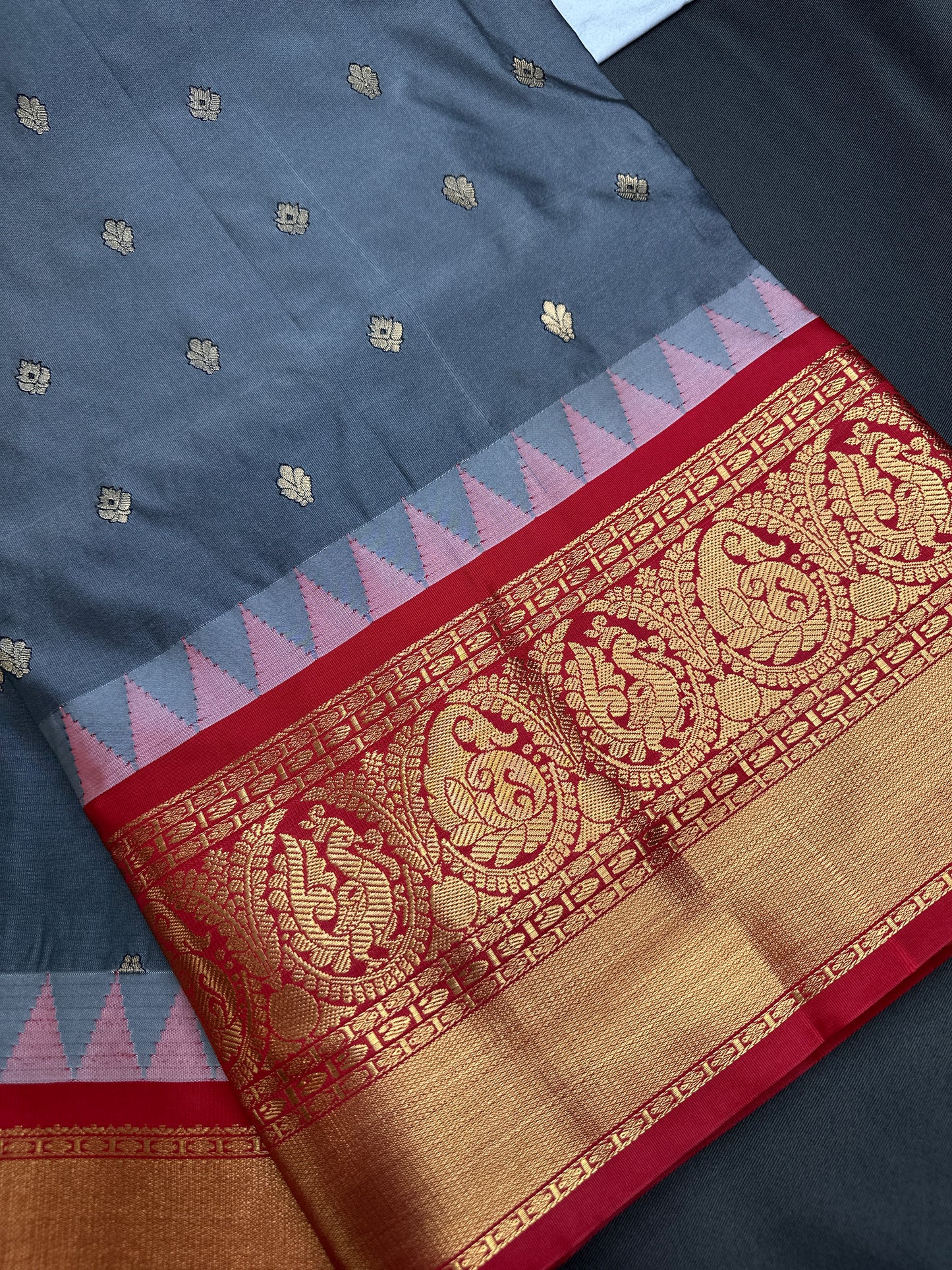 Semi Gadwal Grey Red Pattu Silk Saree - 