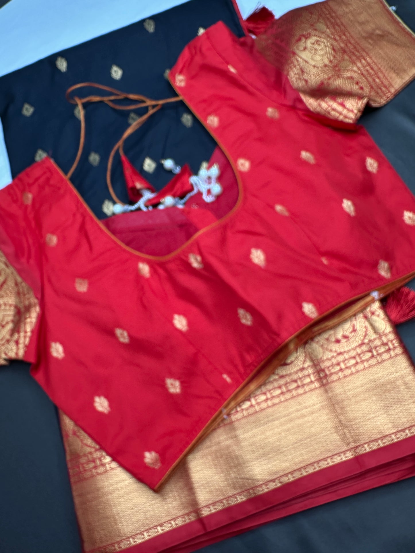 Semi Gadwal Black Red Pattu Silk Saree - 