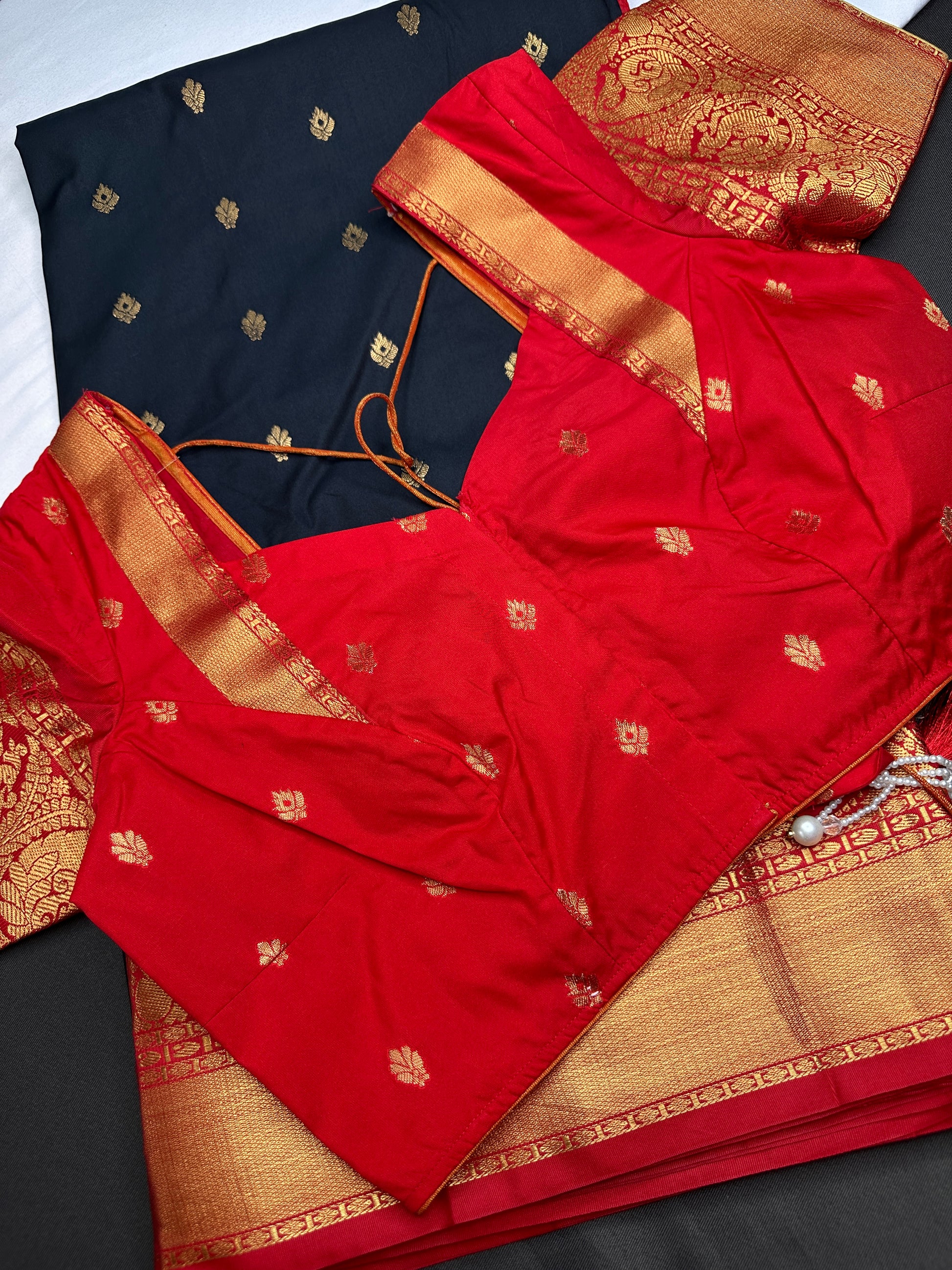 Semi Gadwal Black Red Pattu Silk Saree - 