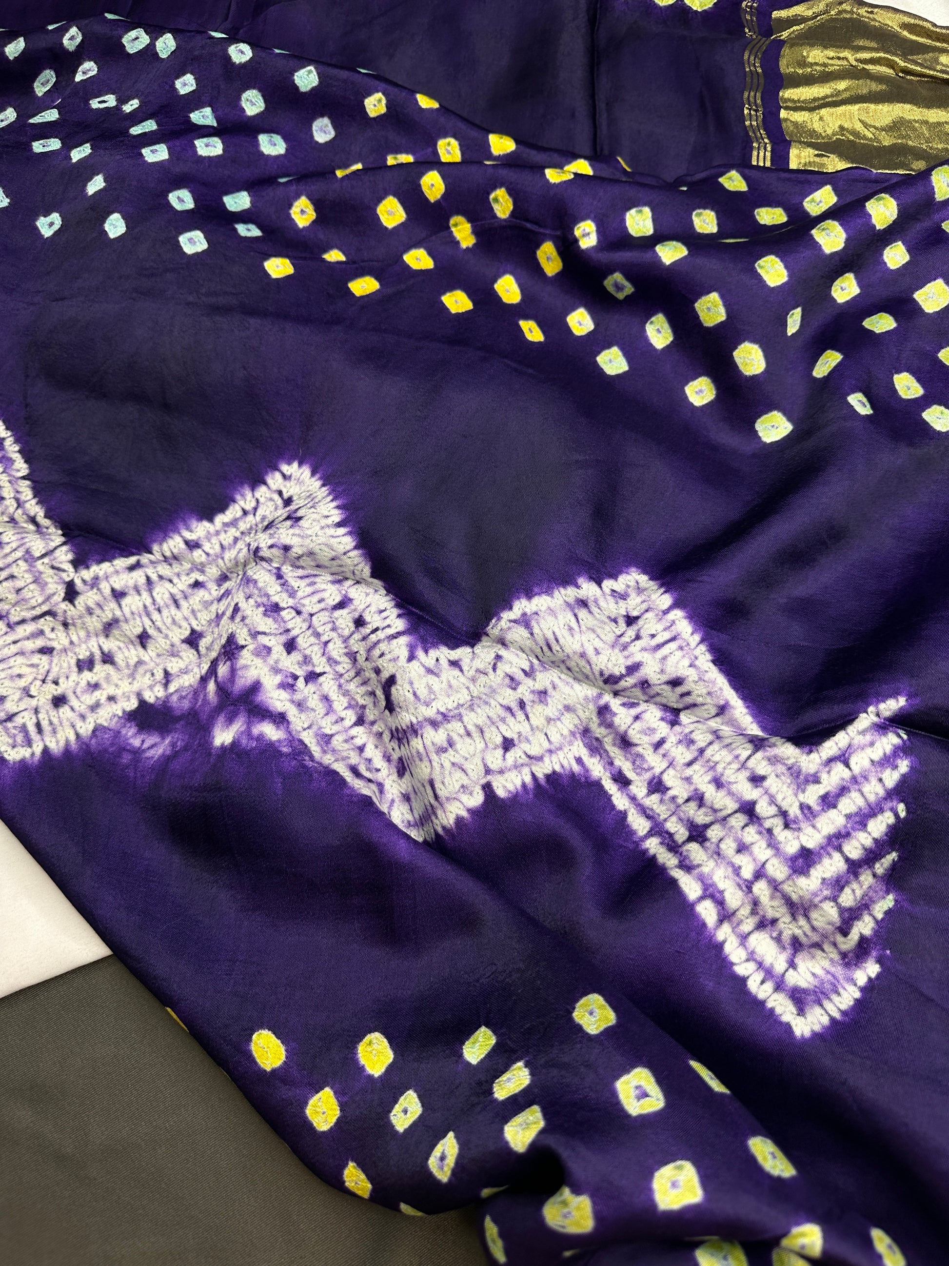 Shibori Bandhani Bhandej Purple Silk Saree - 