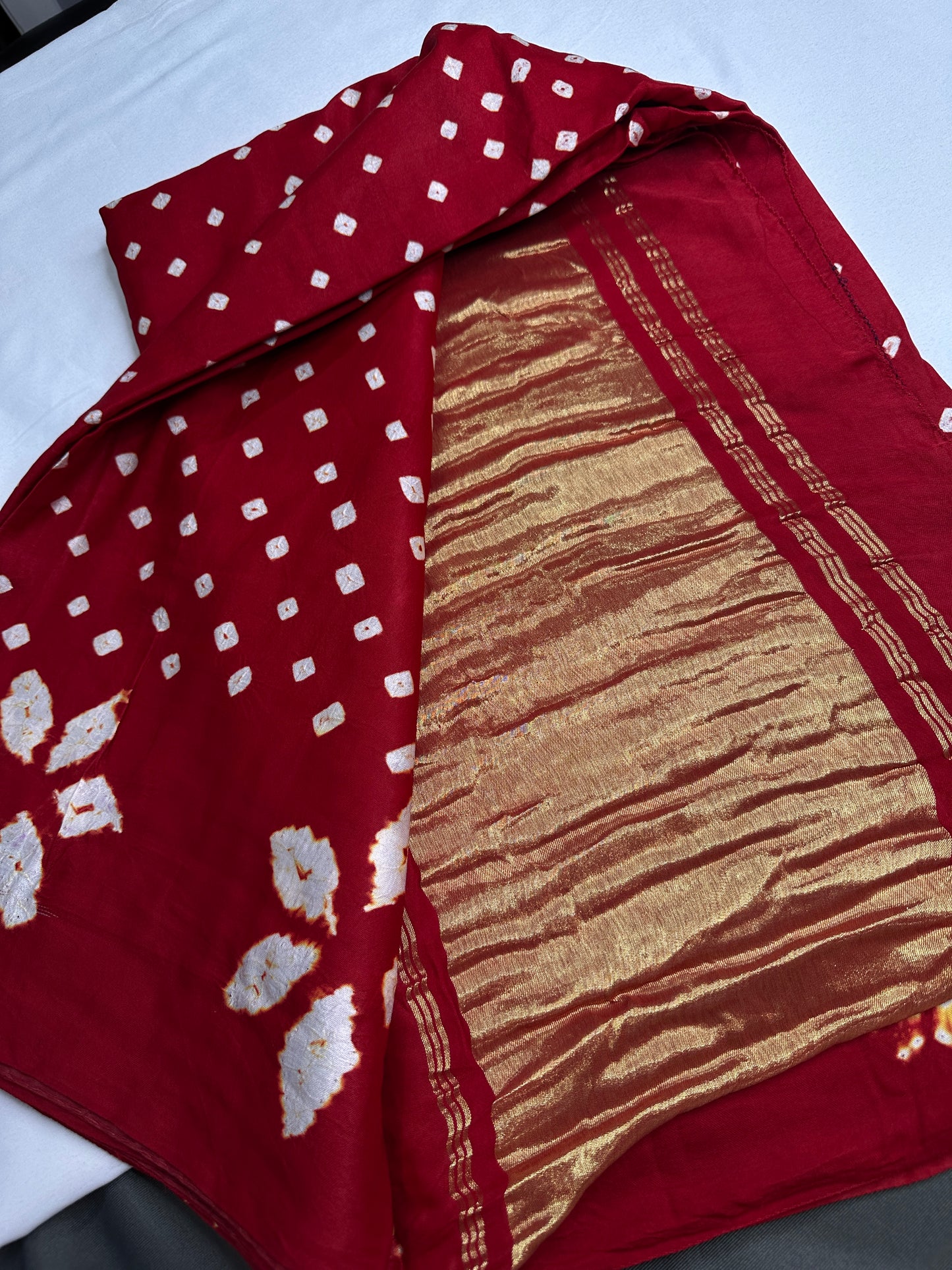 Shibori Bandhani Bhandej Red Silk Saree - 