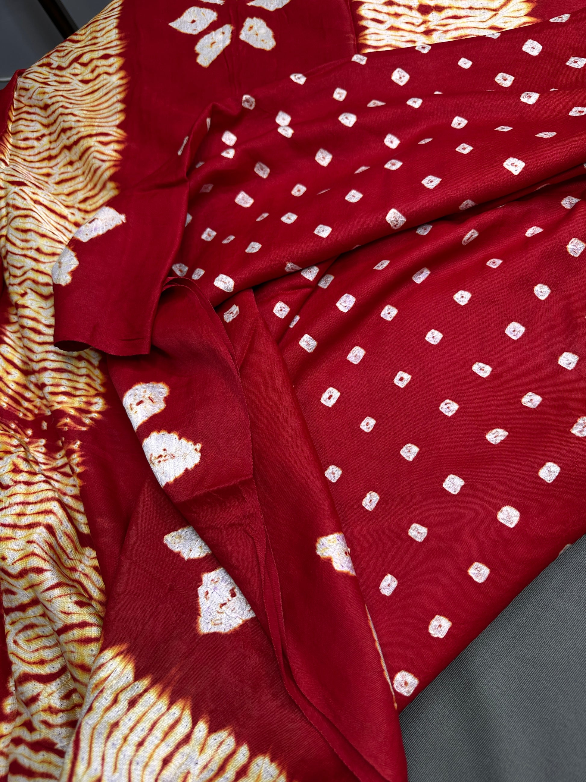 Shibori Bandhani Bhandej Red Silk Saree - 