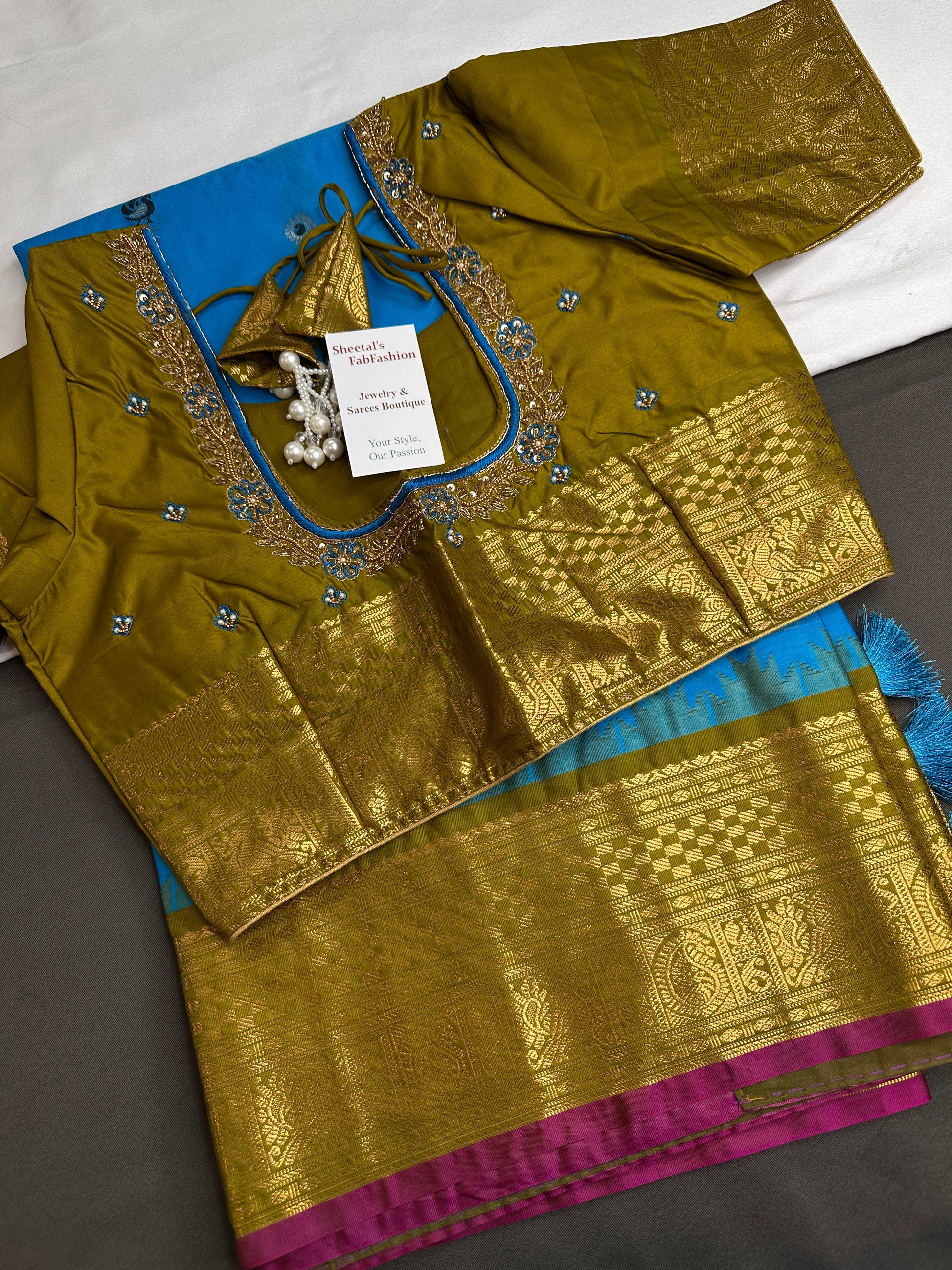 Pure Gadwal Blue Green Pattu Silk Saree - 