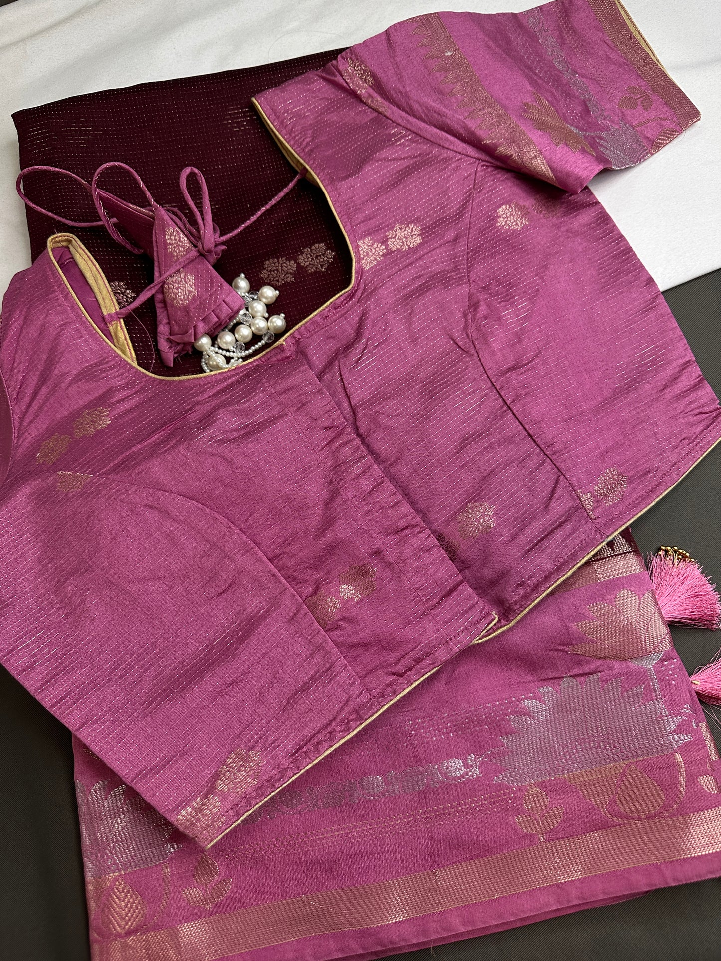 Maroon Pink Raw Mango Light Weight Silk Saree - 
