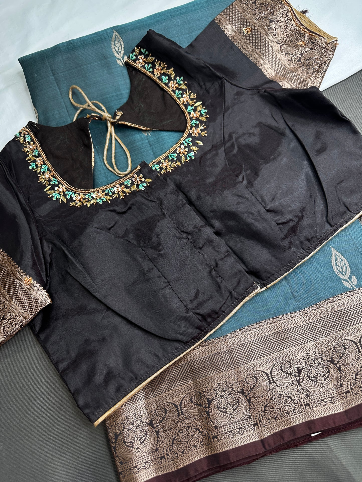 Teal Light Weight Kanchi Soft Handloom Silk  Saree - 