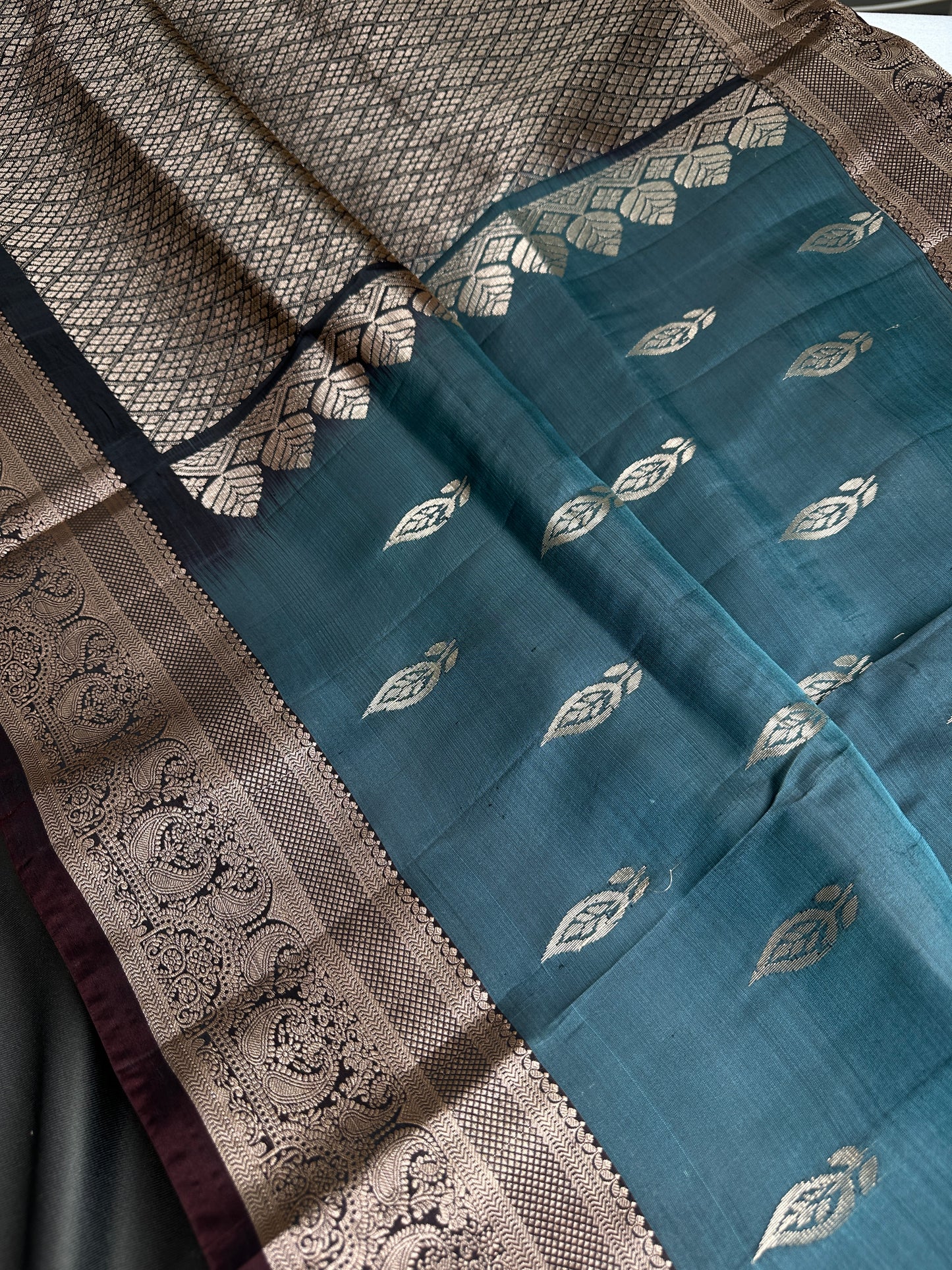 Teal Light Weight Kanchi Soft Handloom Silk  Saree - 