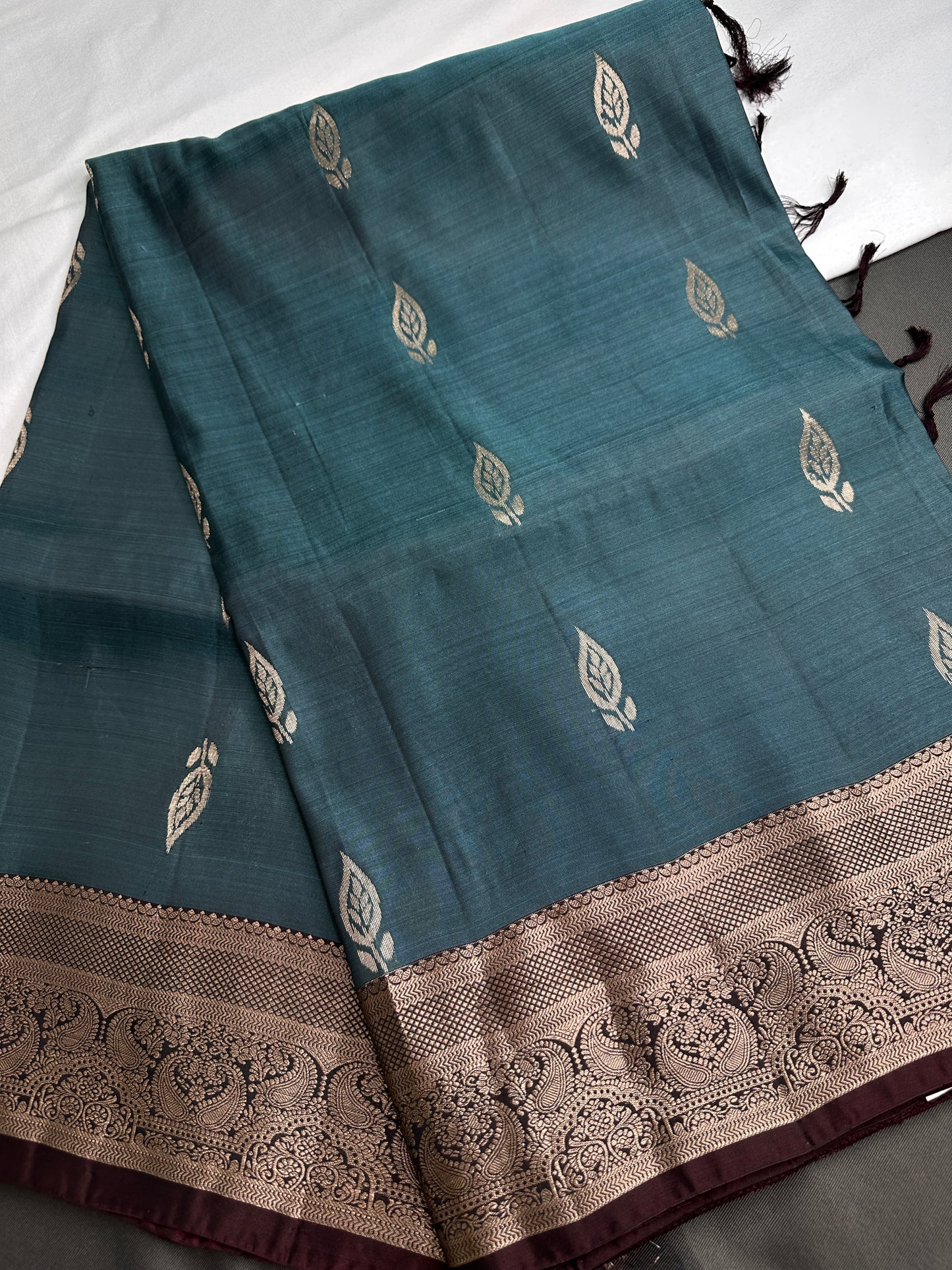 Teal Light Weight Kanchi Soft Handloom Silk  Saree - 