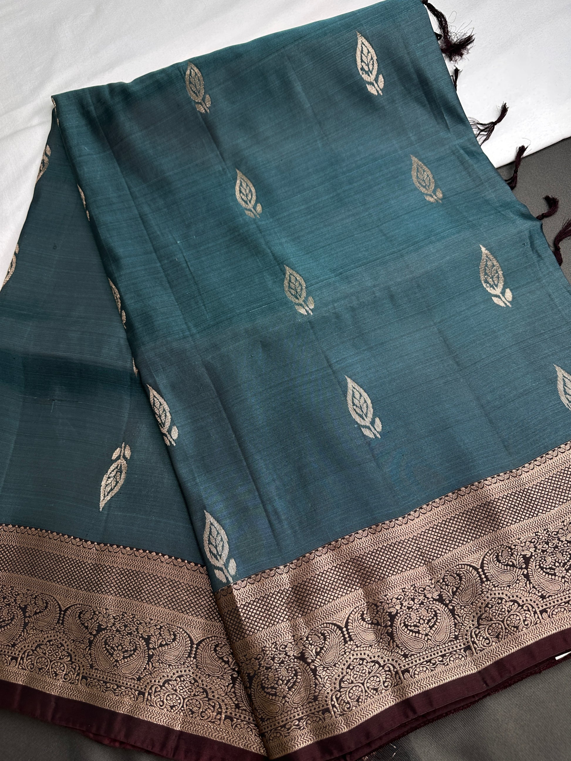 Teal Light Weight Kanchi Soft Handloom Silk  Saree - 