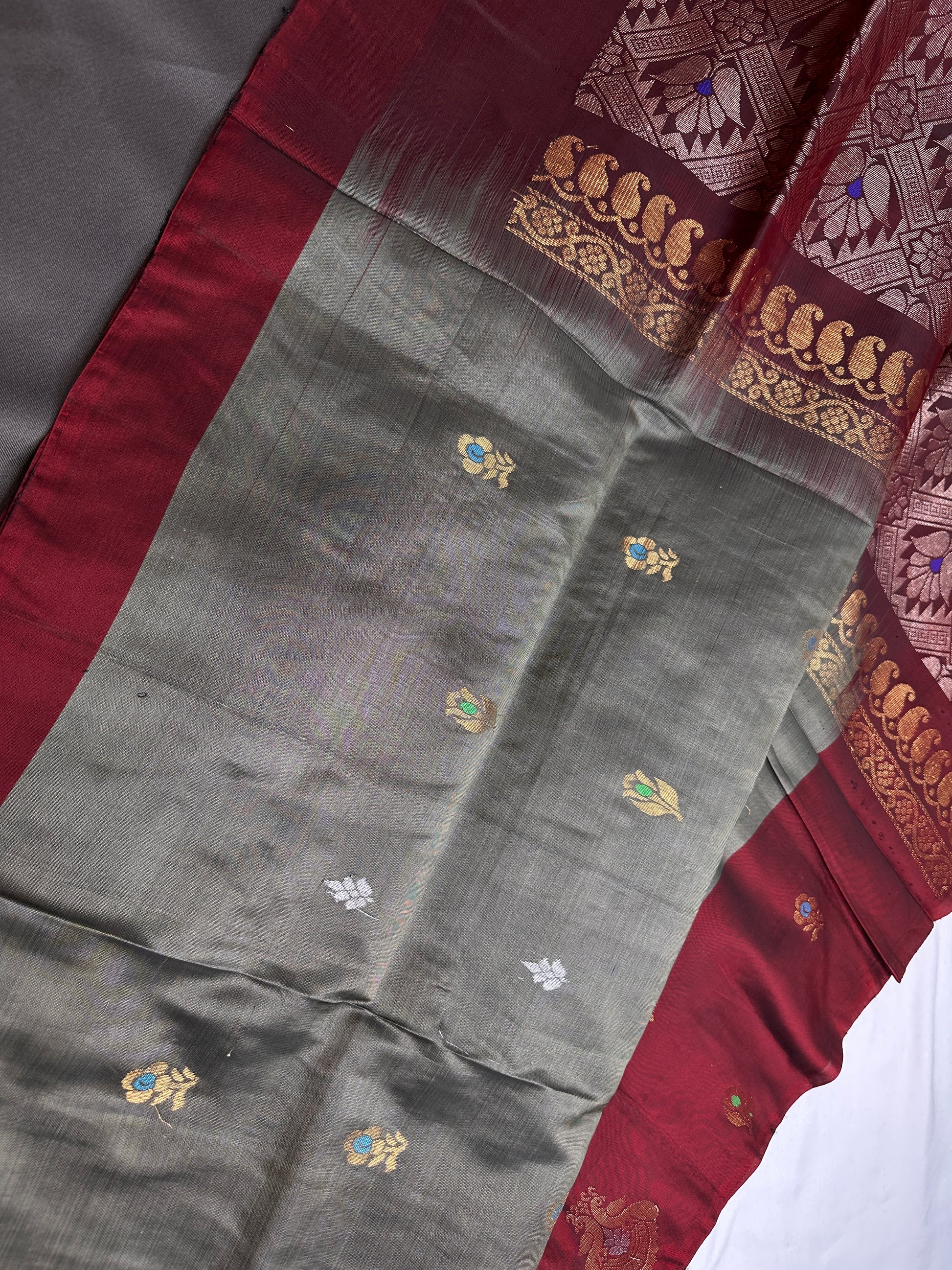 Grey Red Kanchi Handloom Pure Silk  Saree - 