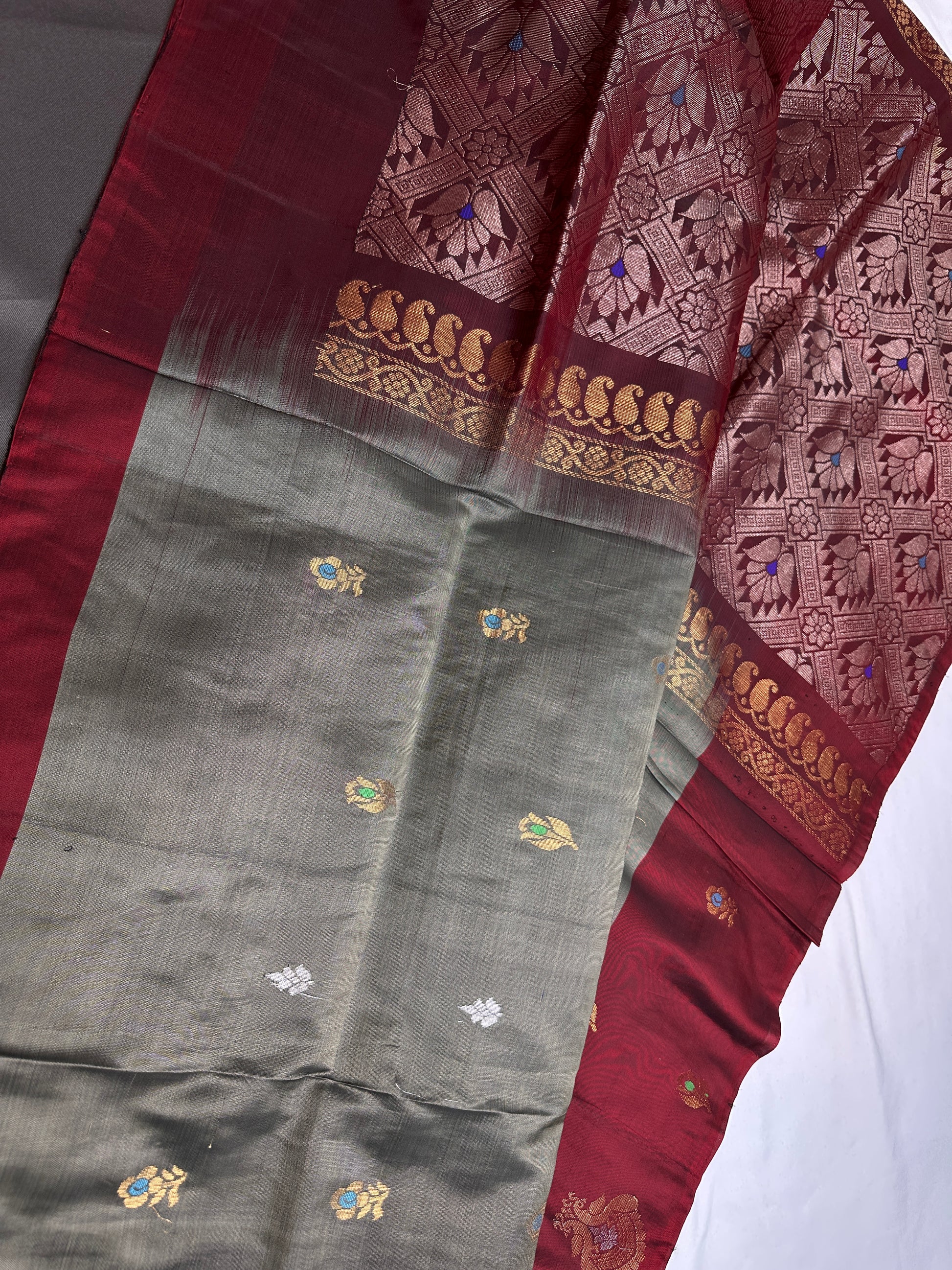 Grey Red Kanchi Handloom Pure Silk  Saree - 