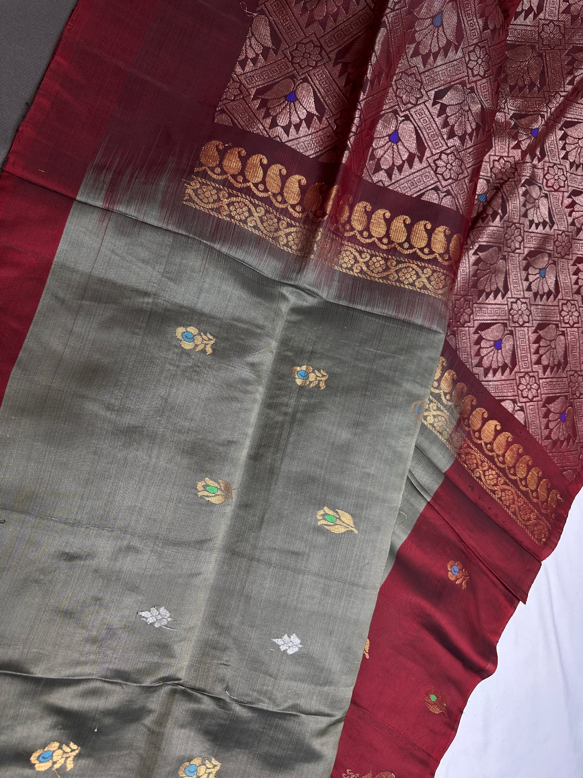 Grey Red Kanchi Handloom Pure Silk  Saree - 